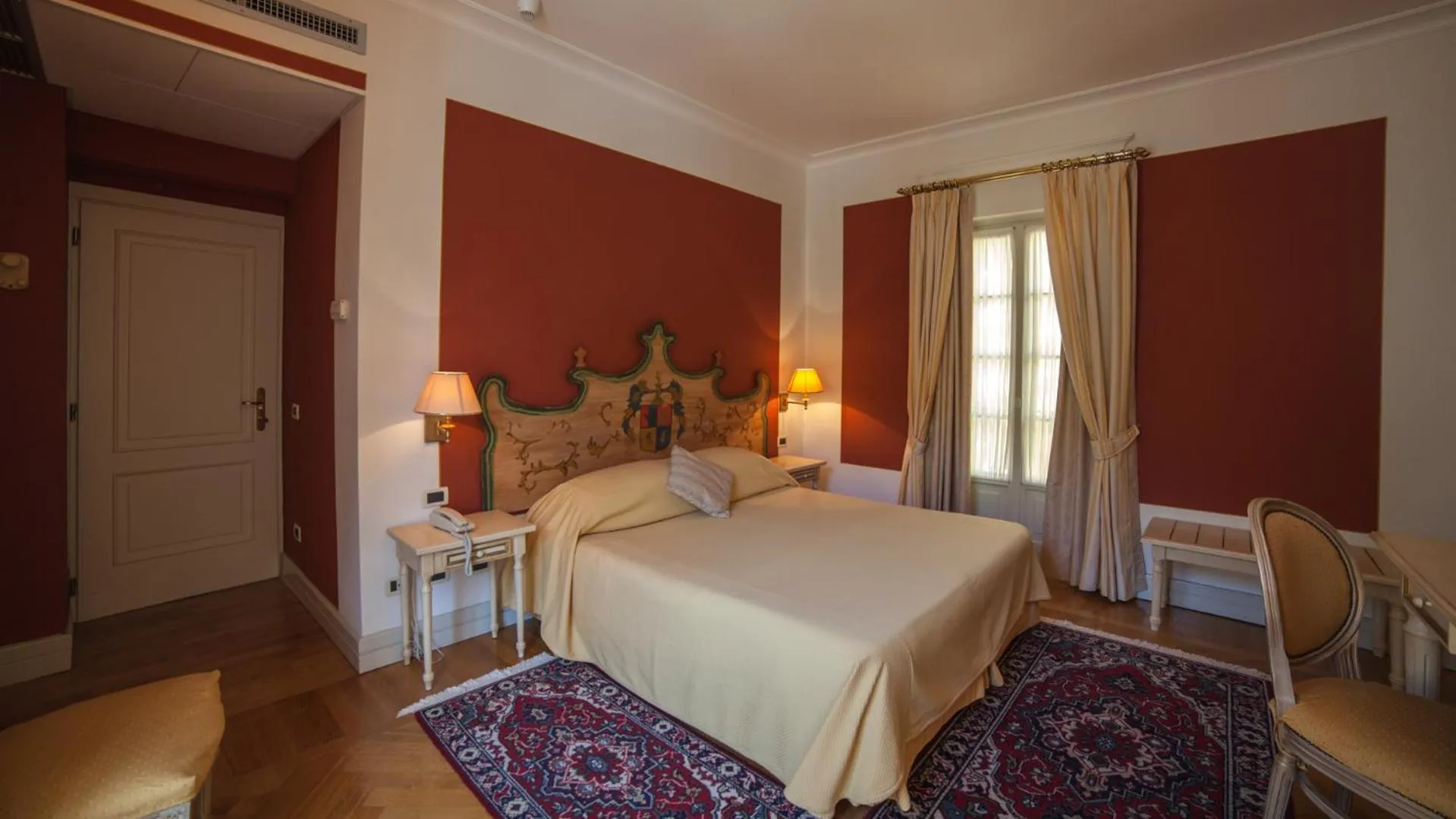 Photo of the whole room, Bed in Hotel Cannero