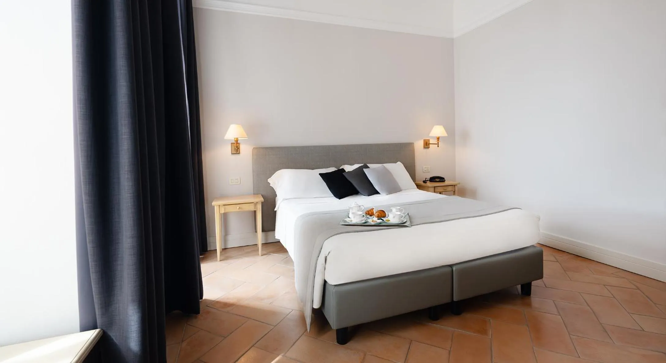 Bedroom, Bed in Hotel Cannero