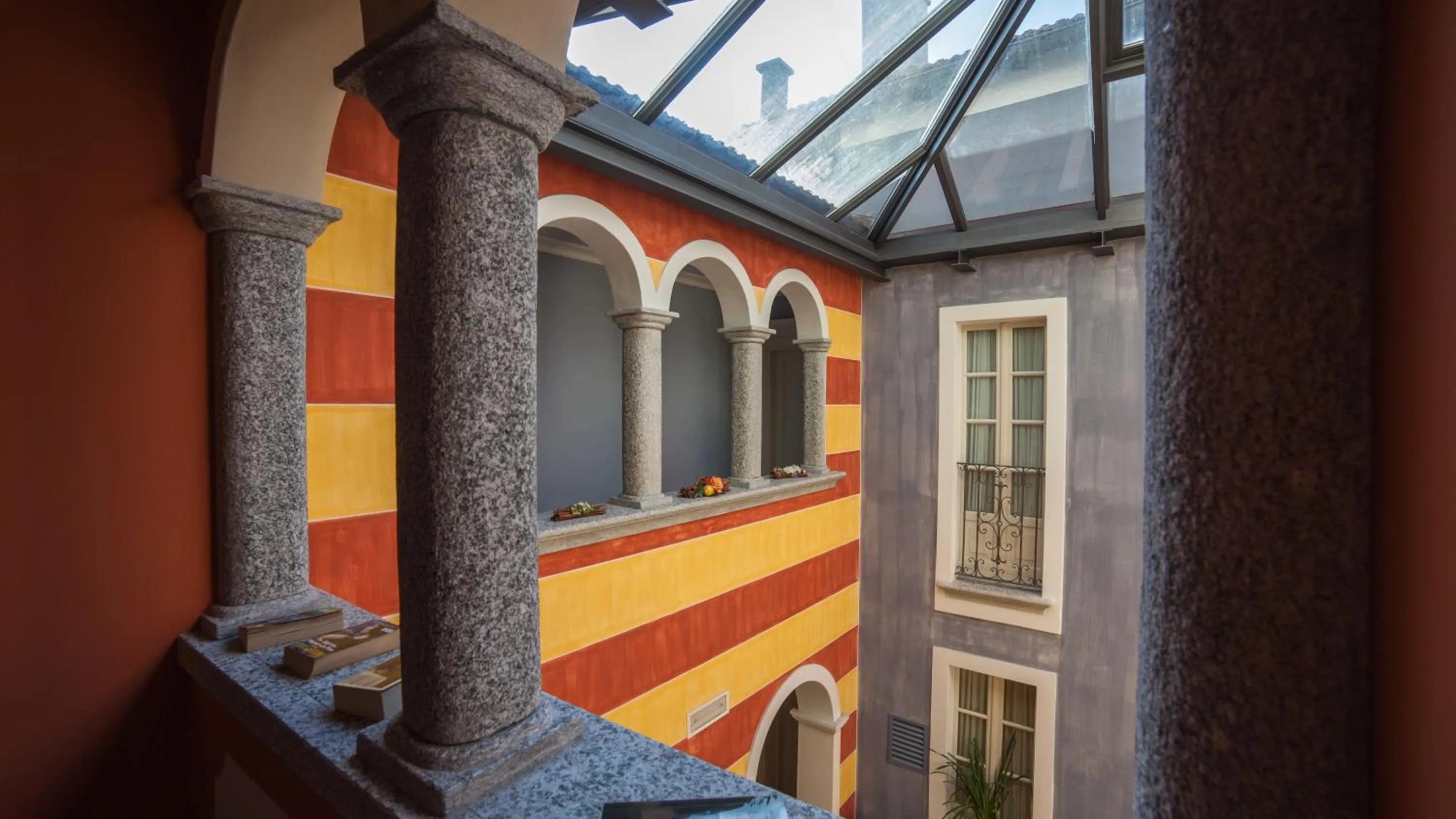 Patio in Hotel Cannero
