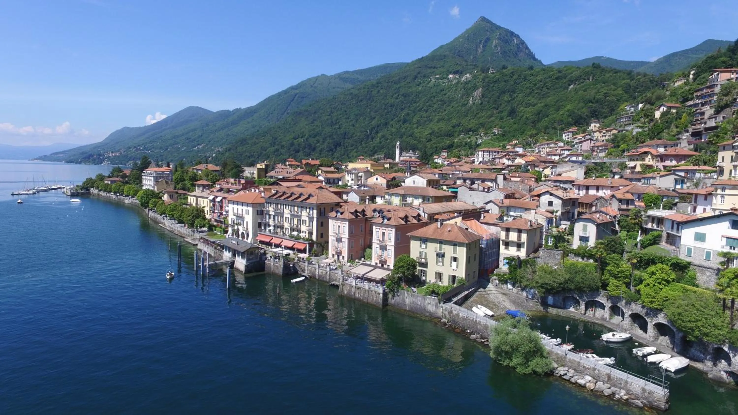 Property building in Hotel Cannero