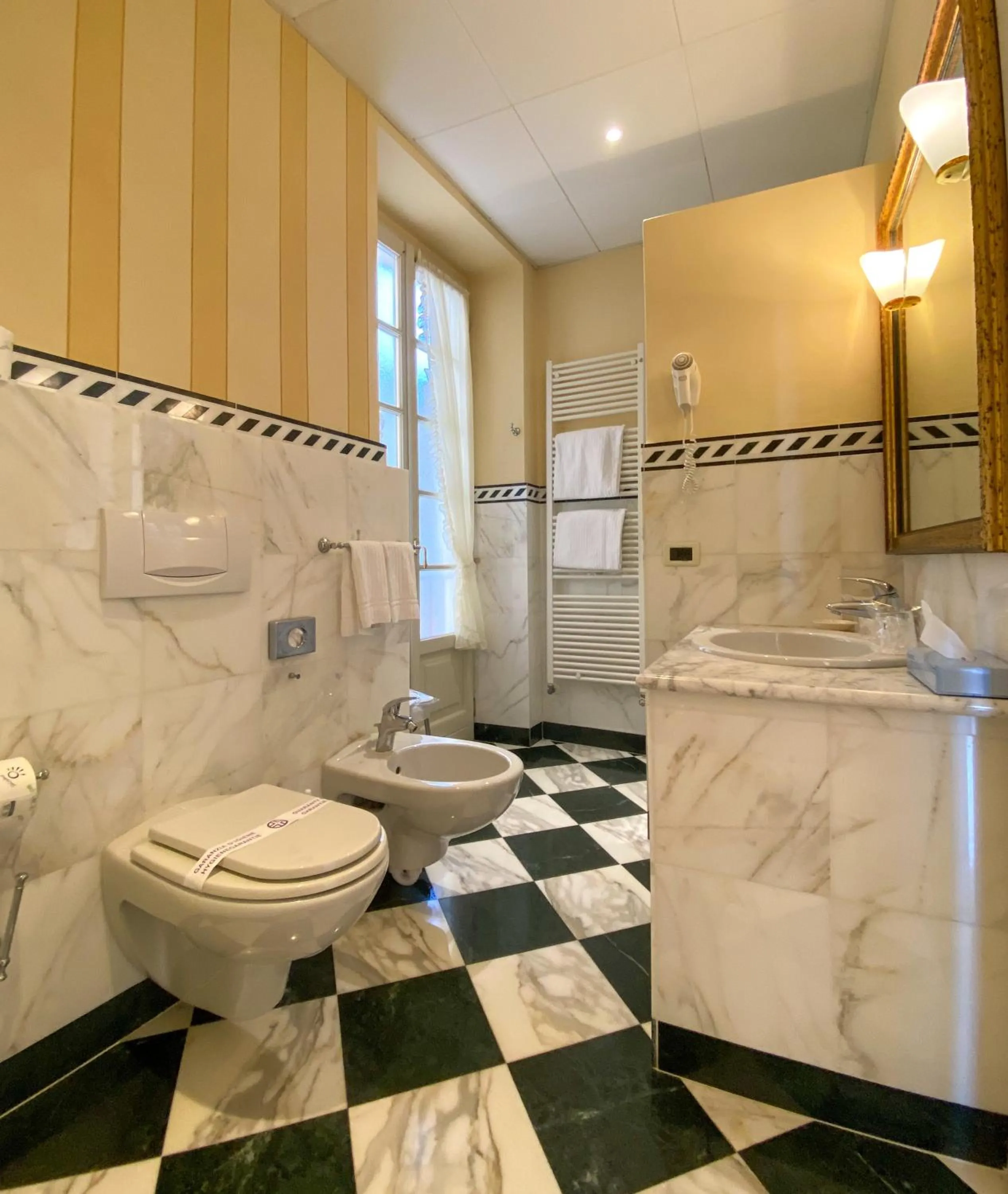 Bathroom in Hotel Cannero