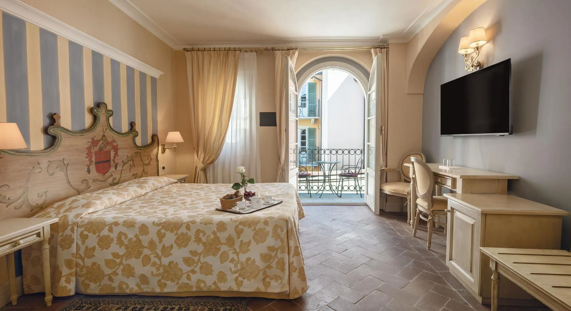 Bedroom, Bed in Hotel Cannero