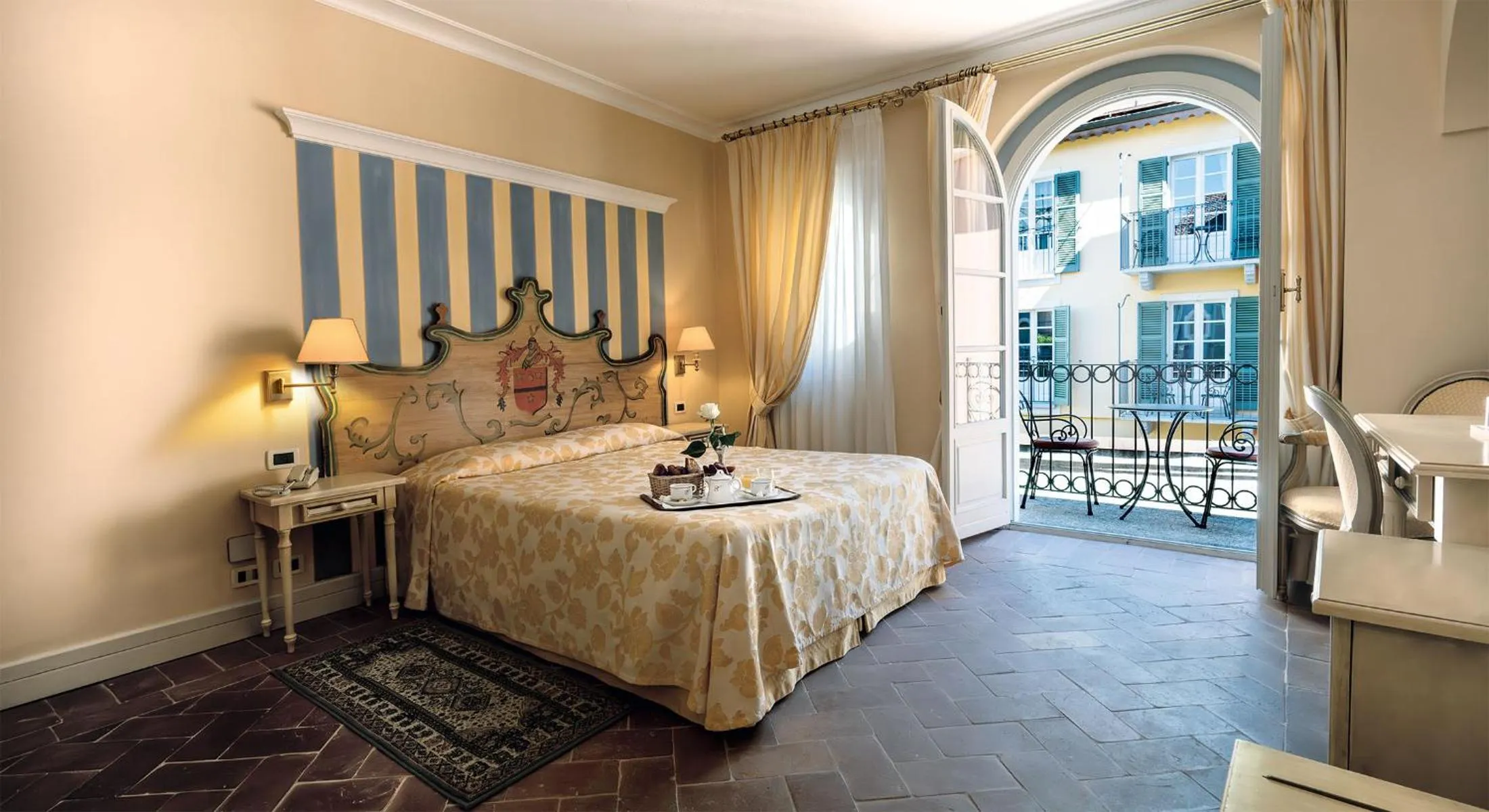 Bedroom, Bed in Hotel Cannero