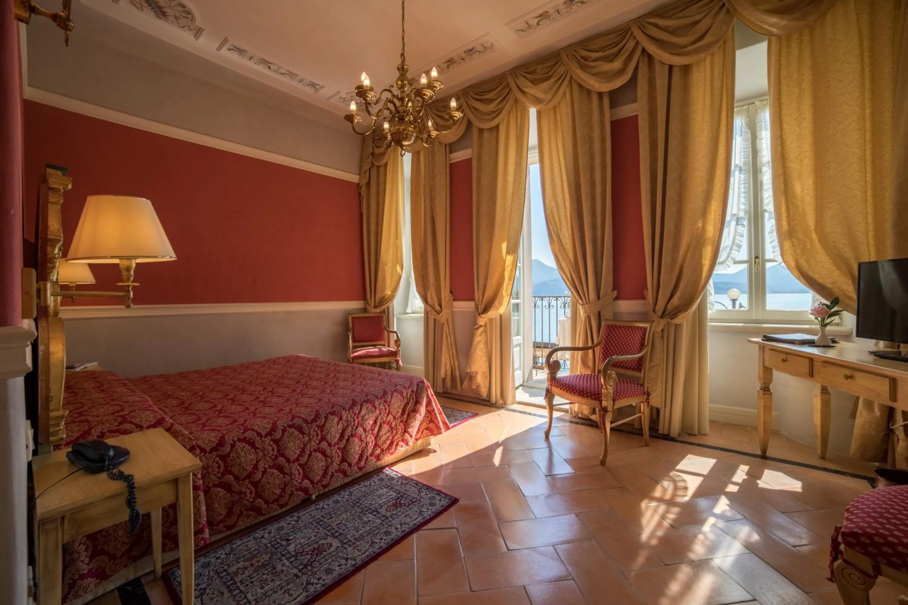 Photo of the whole room in Hotel Cannero