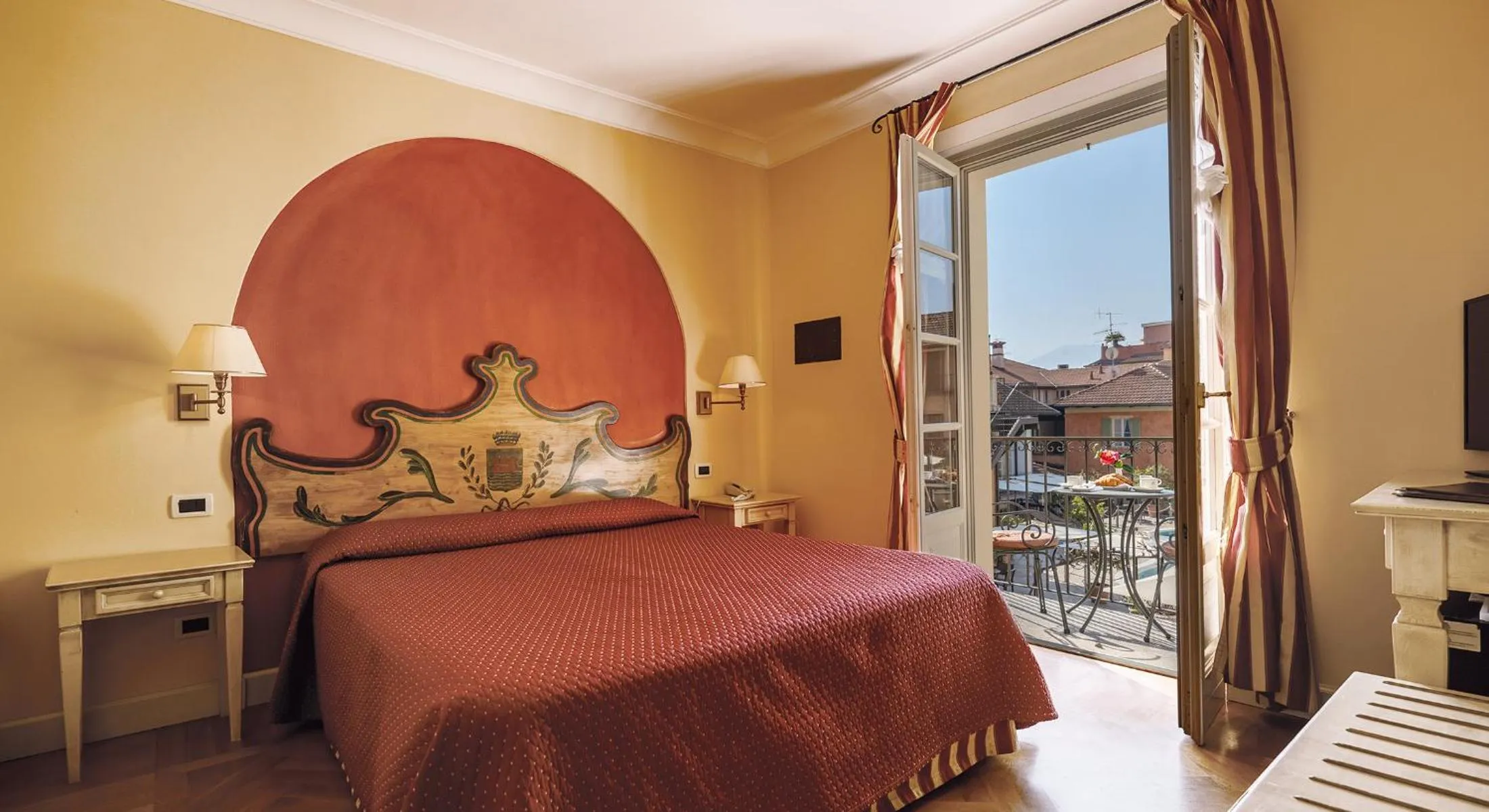 Bedroom, Bed in Hotel Cannero