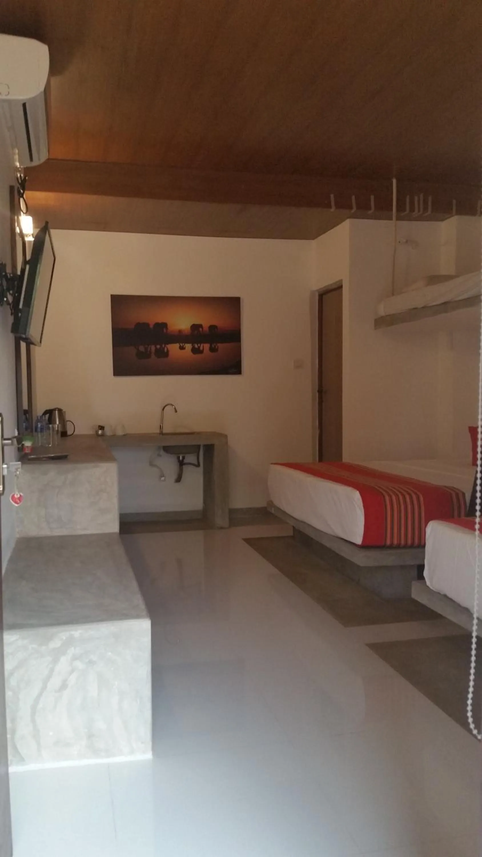 Bedroom, Bed in Kutumbaya