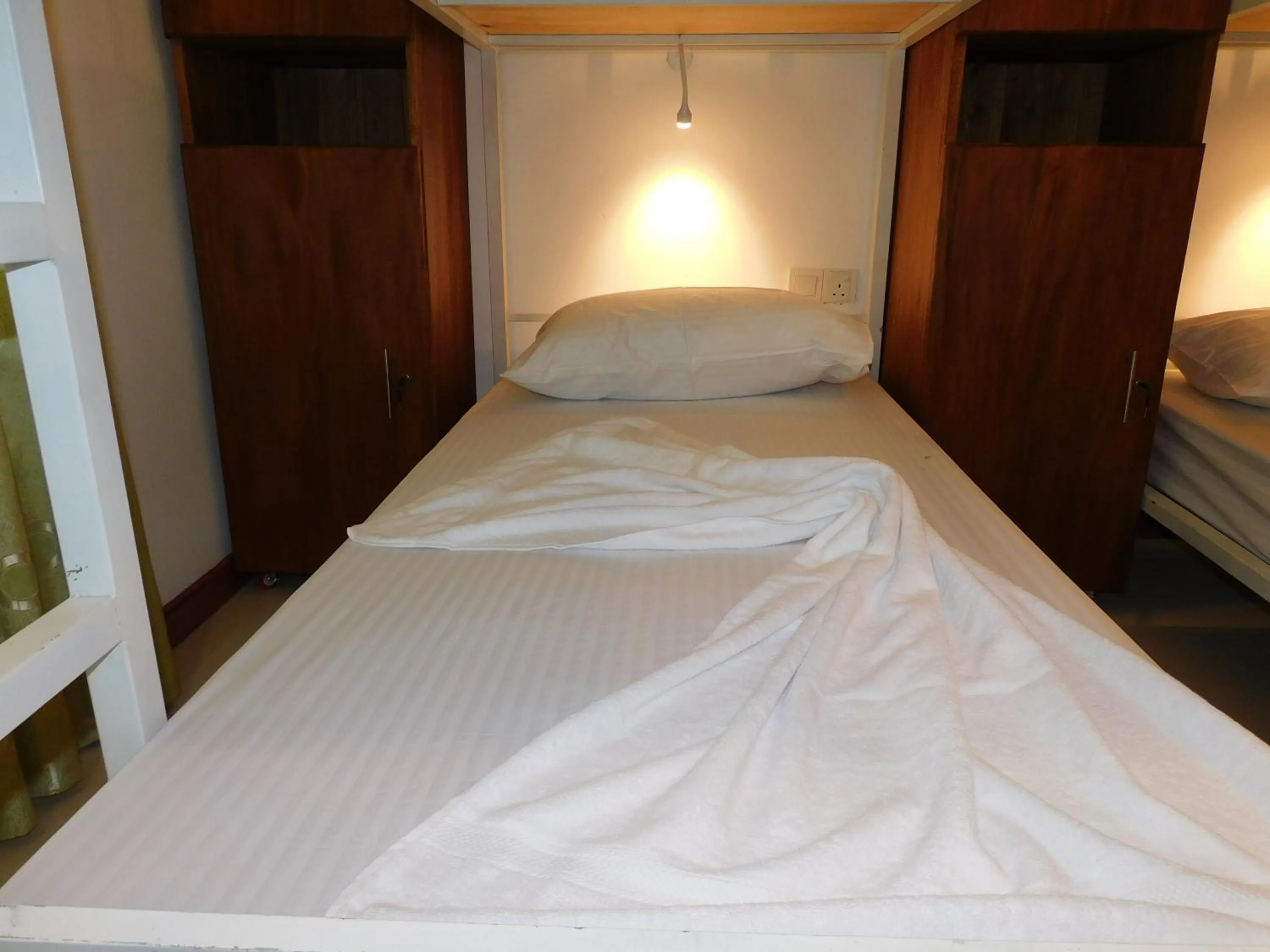 bunk bed, Bed in Kutumbaya