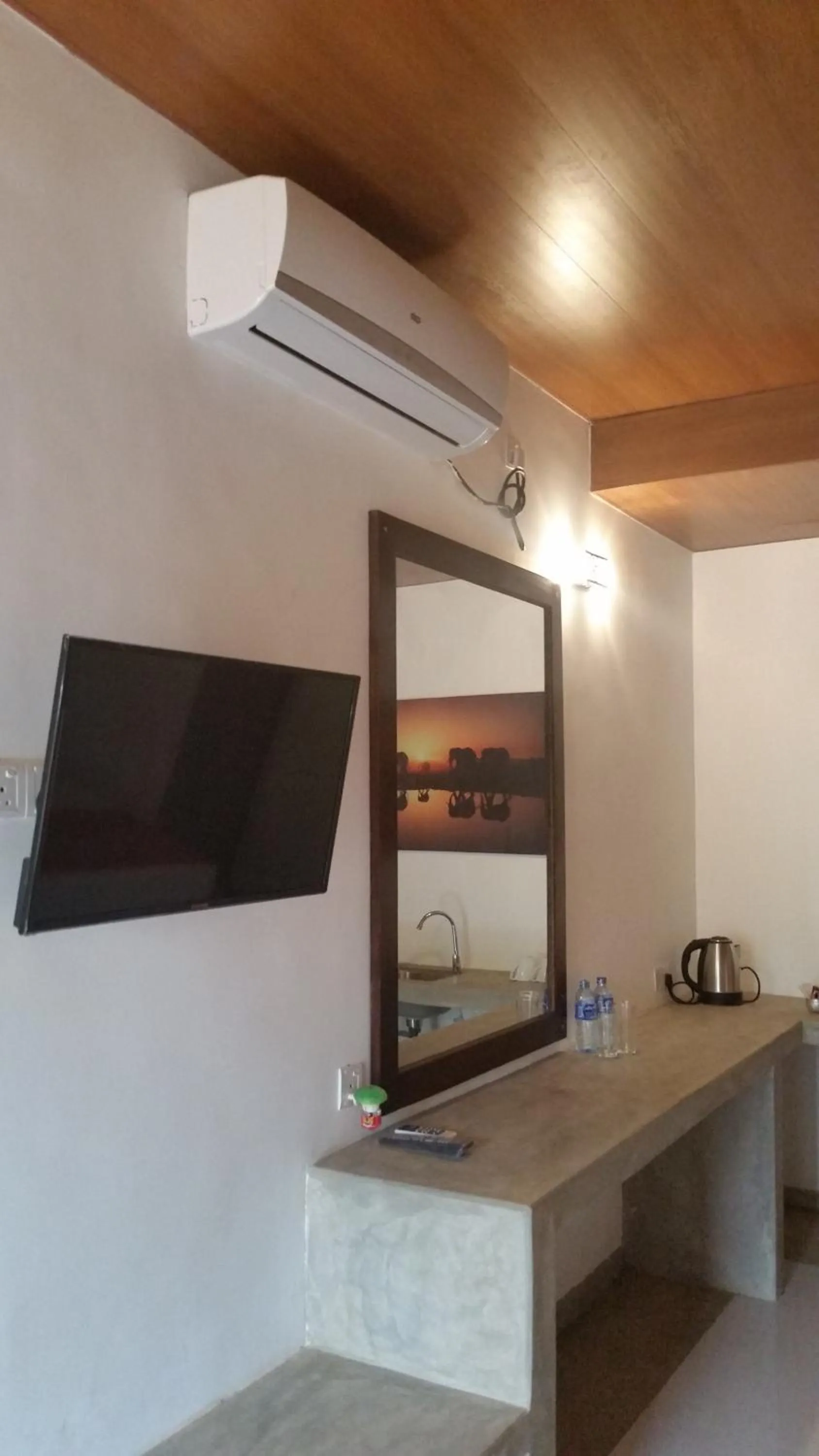 TV and multimedia in Kutumbaya