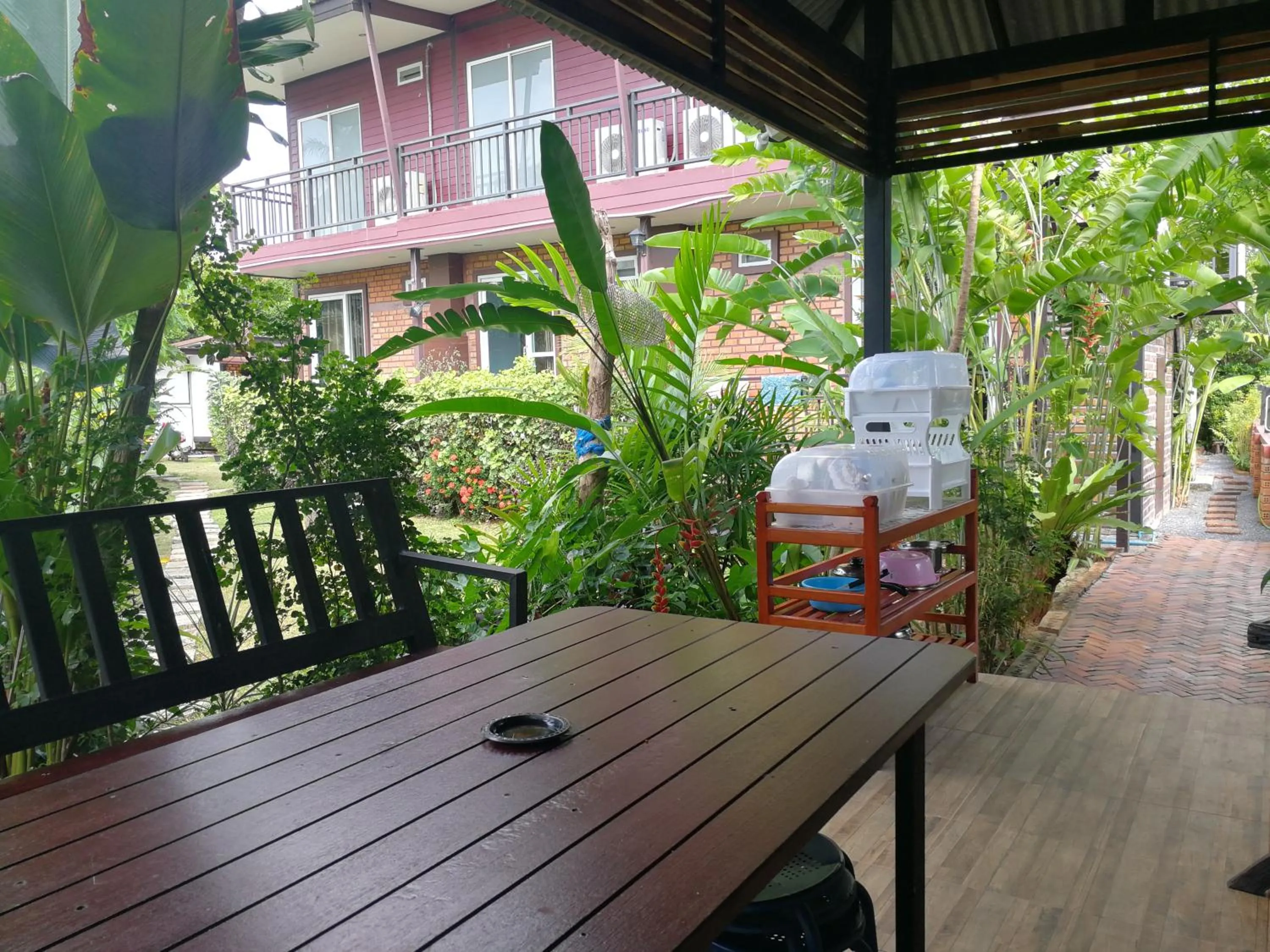 Communal kitchen in Krabilife Resort