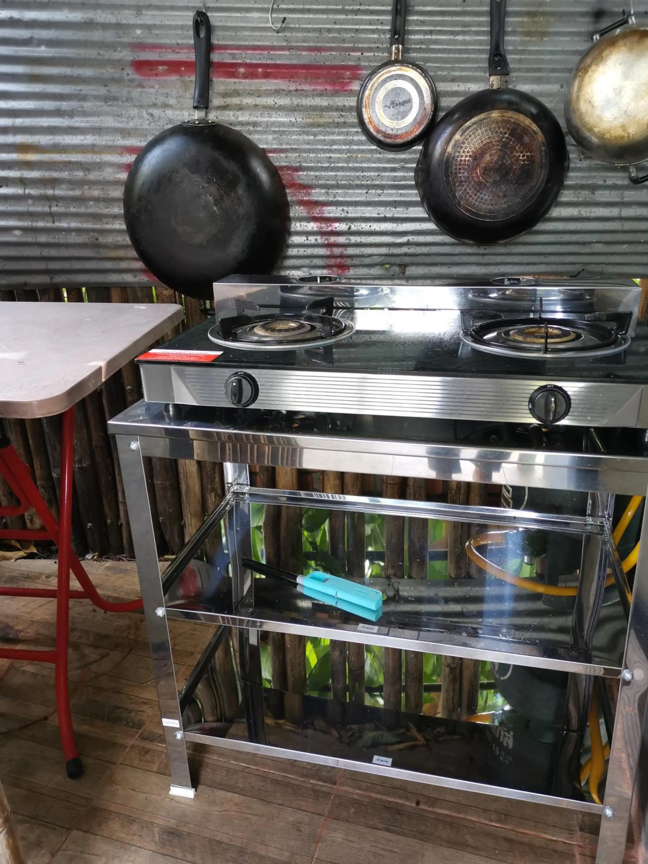 Communal kitchen in Krabilife Resort