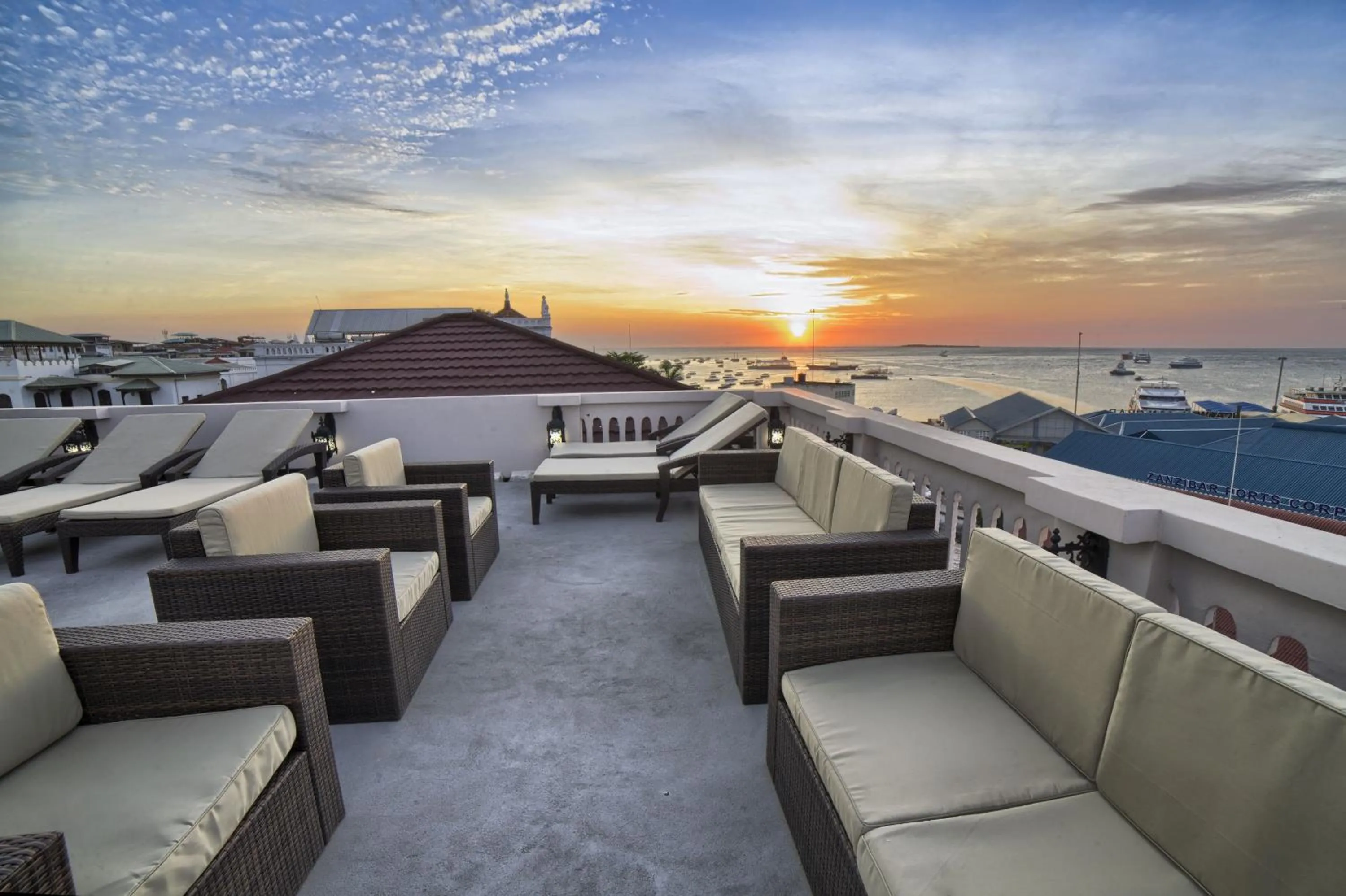 BBQ facilities, Sunrise/Sunset in Best Western Plus Zanzibar