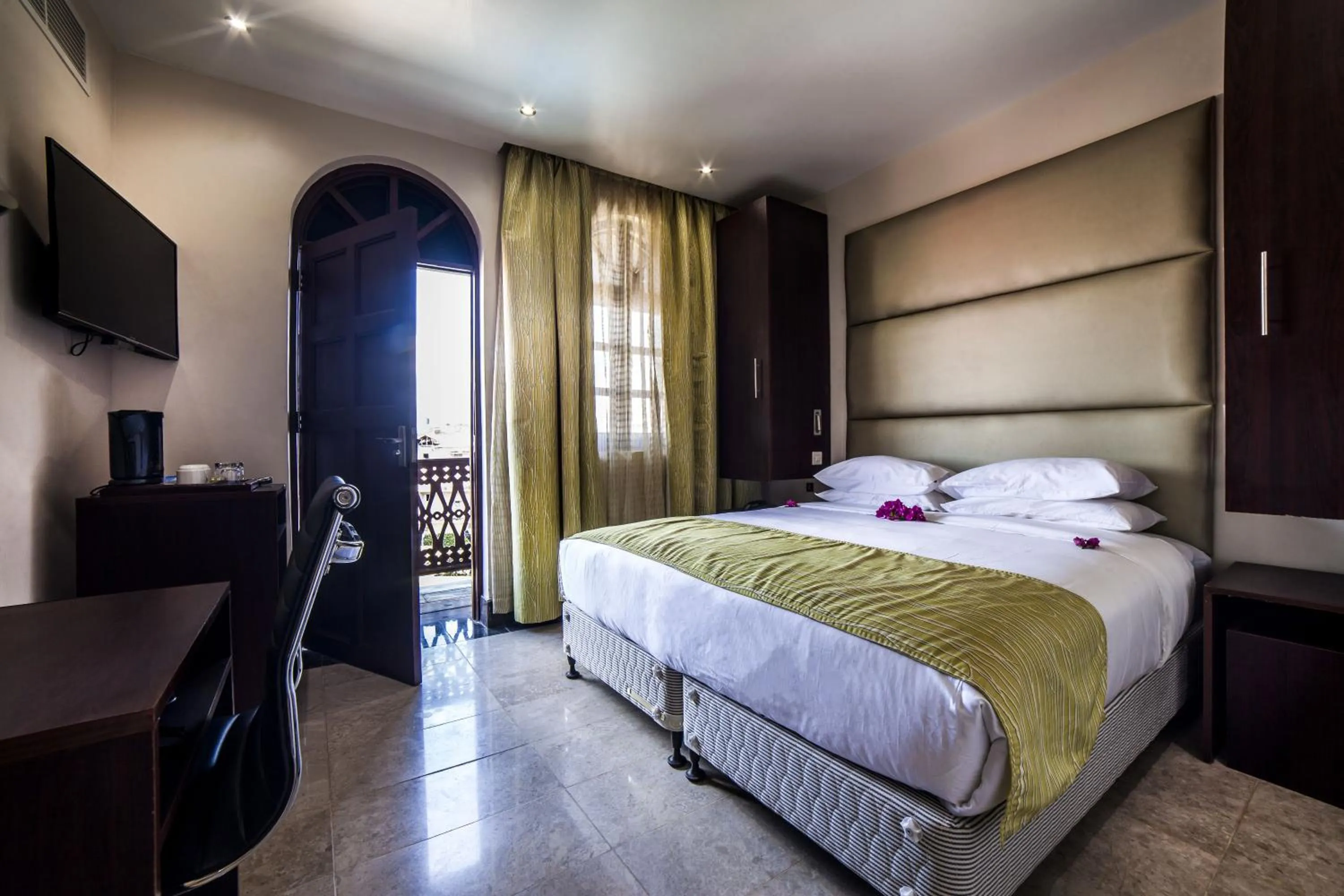 Bed in Best Western Plus Zanzibar