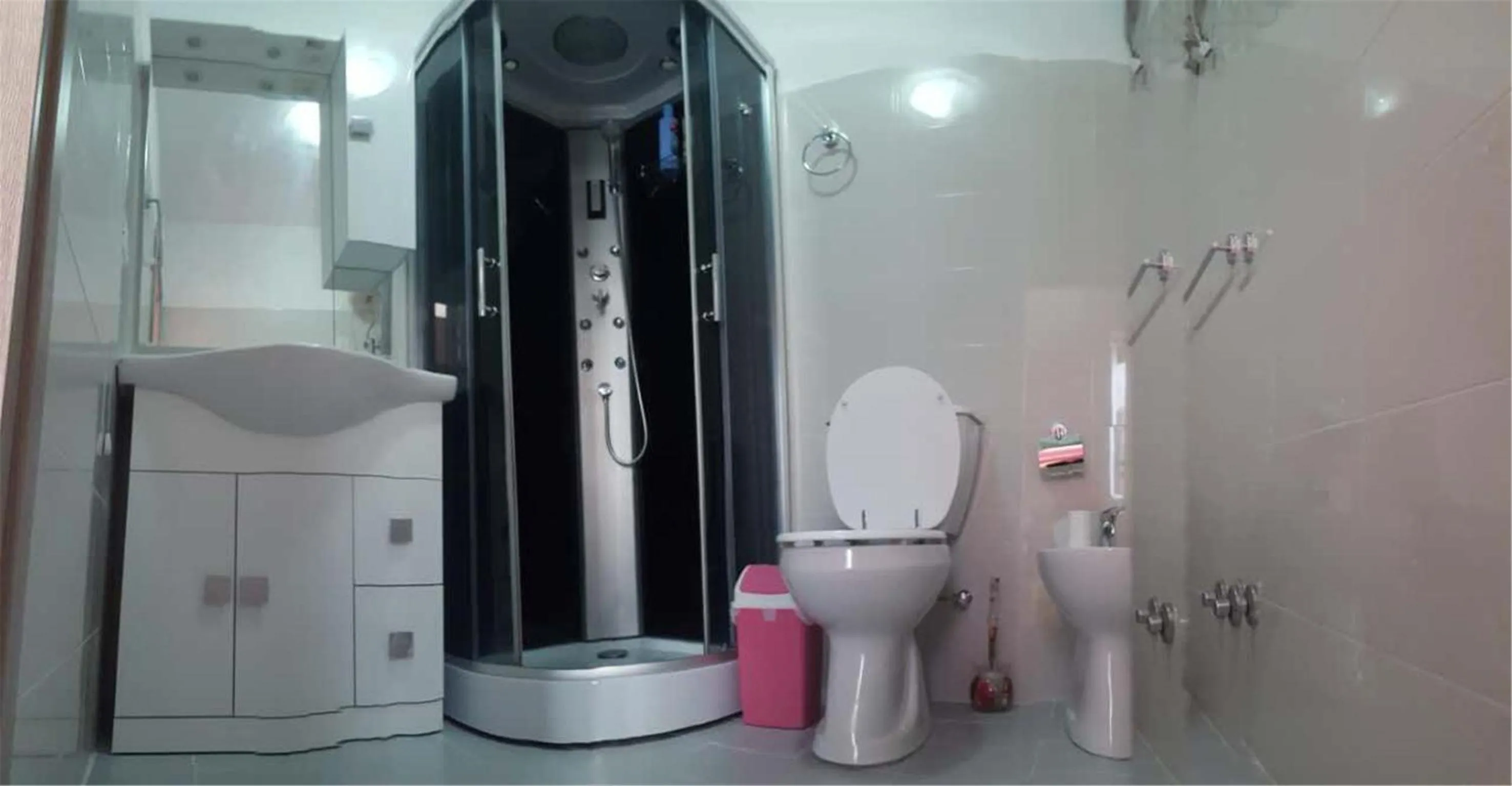 Shower in Ciclamino Siracusa