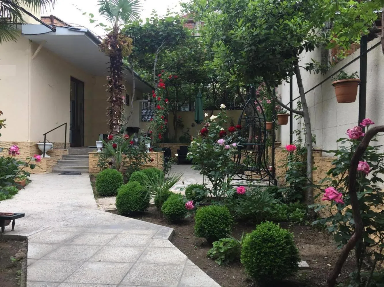 Facade/entrance in House 41