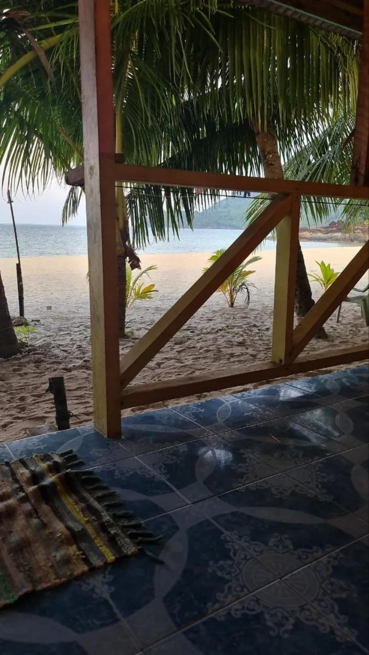 Rainbow Tioman Cottage