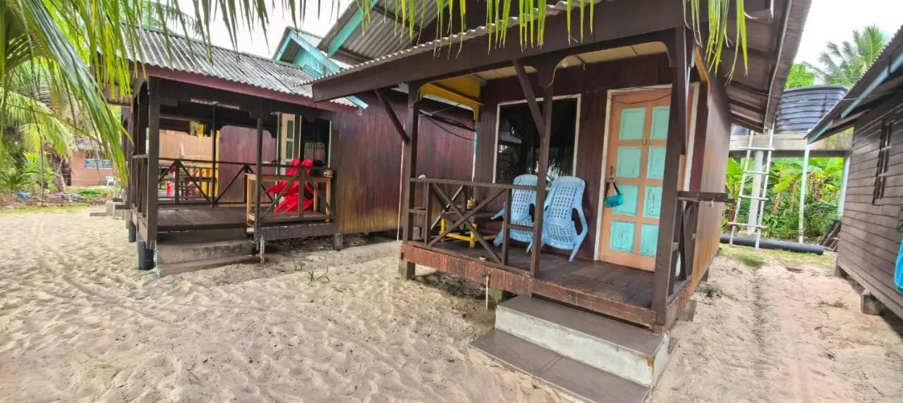 Rainbow Tioman Cottage