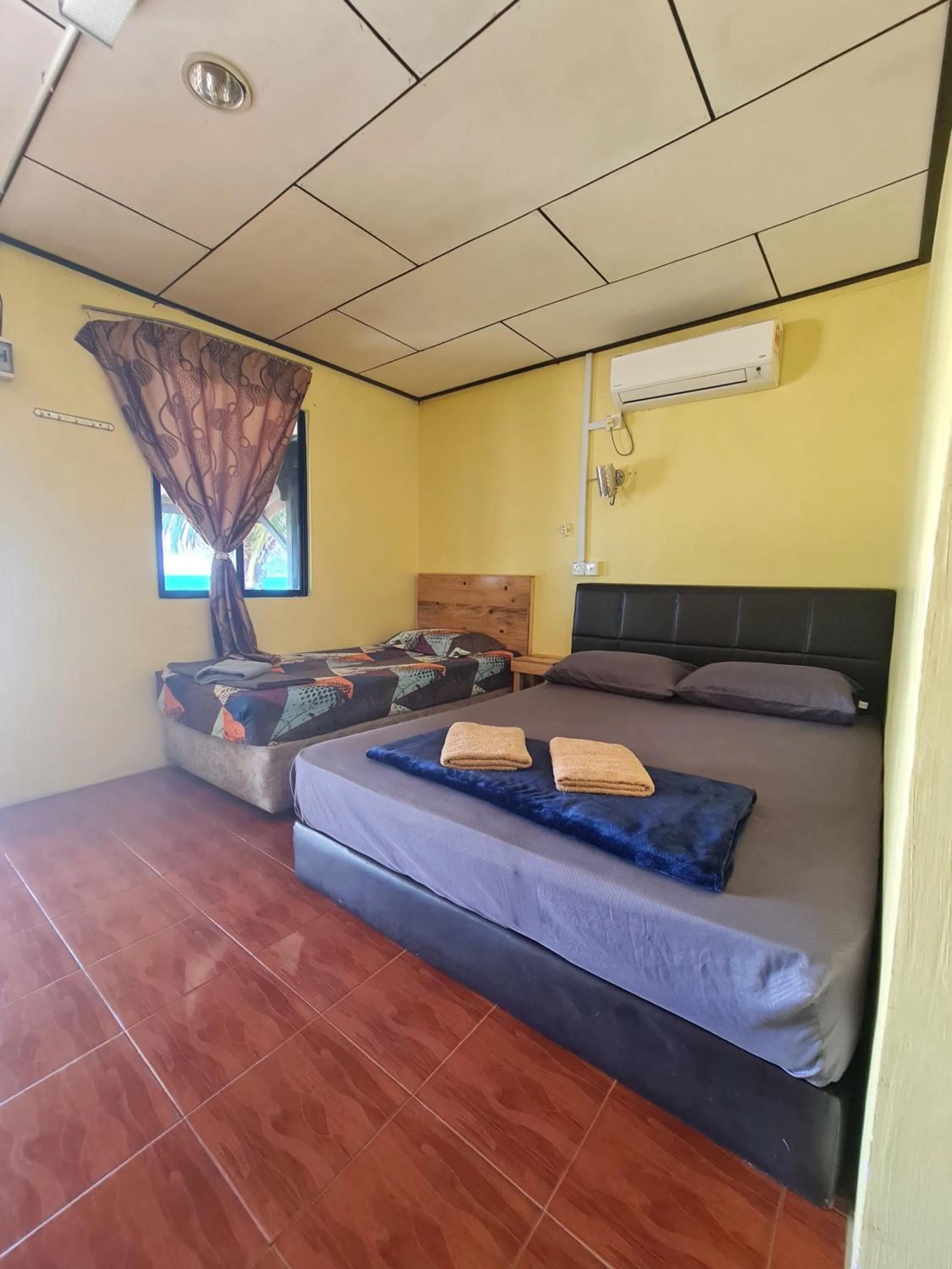 Bedroom, Bed in Rainbow Tioman Cottage