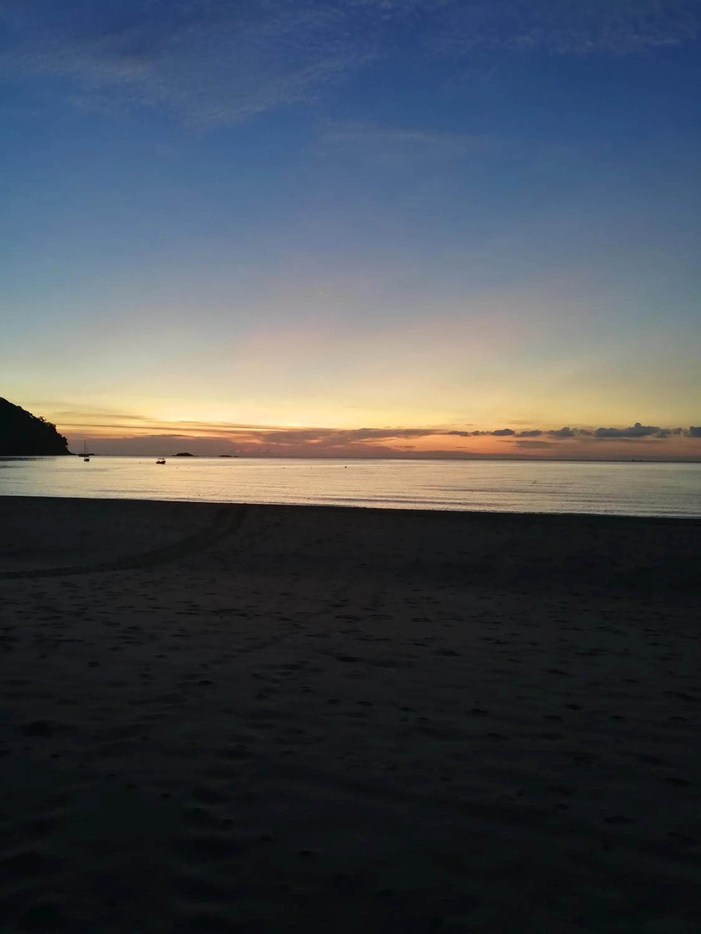 Beach in Rainbow Tioman Cottage