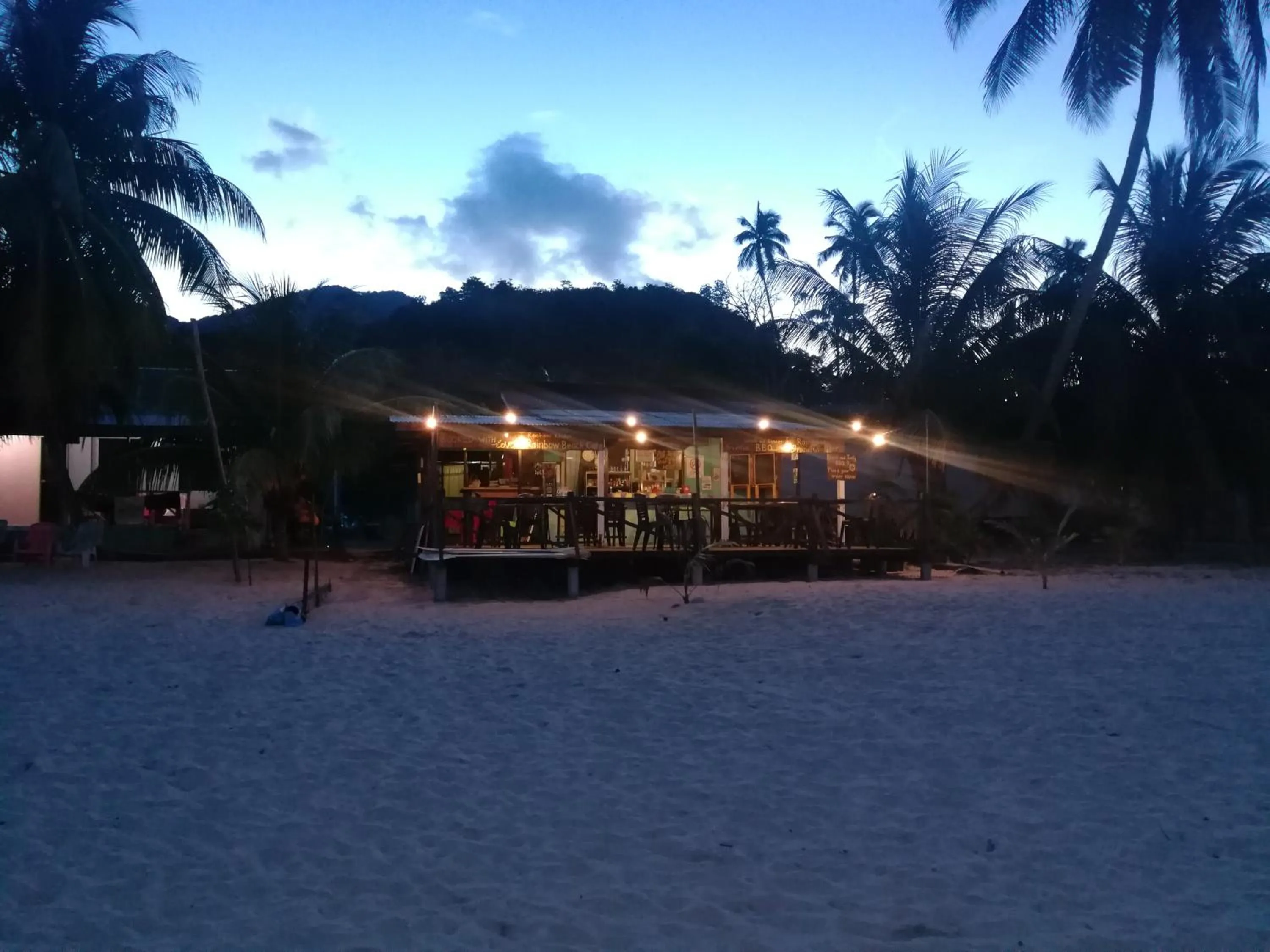 Restaurant/places to eat in Rainbow Tioman Cottage
