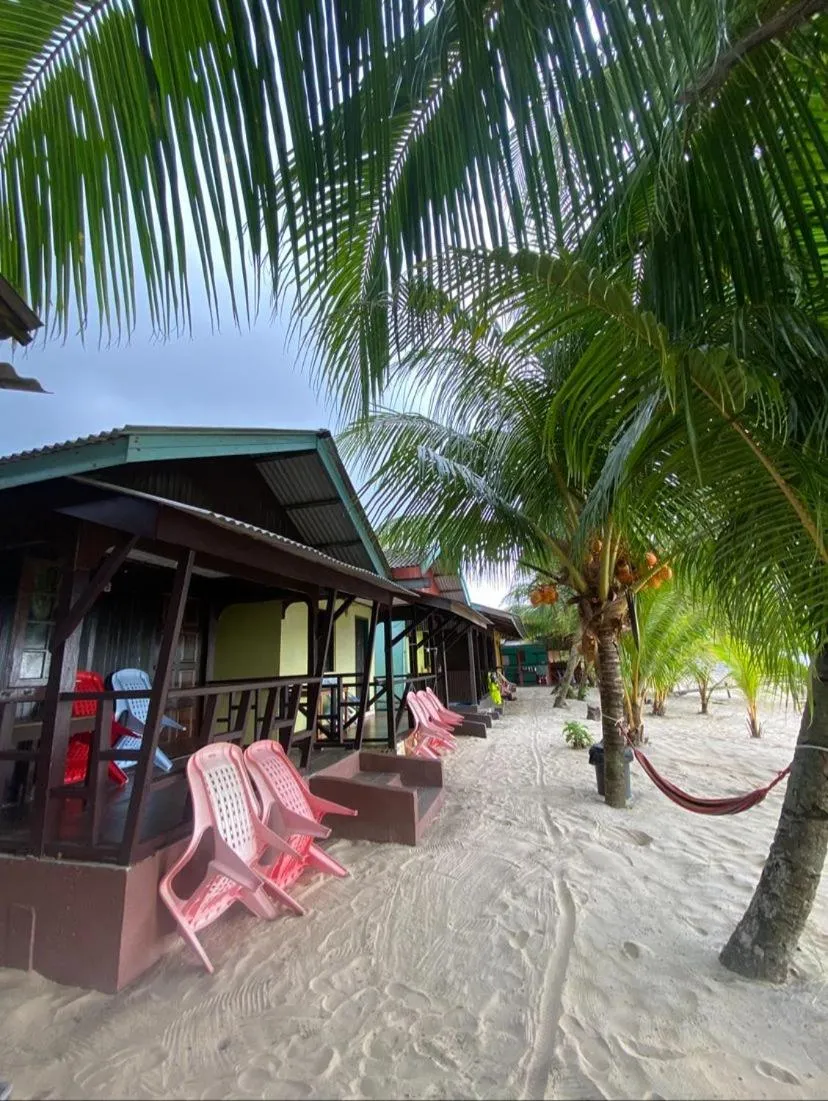Rainbow Tioman Cottage