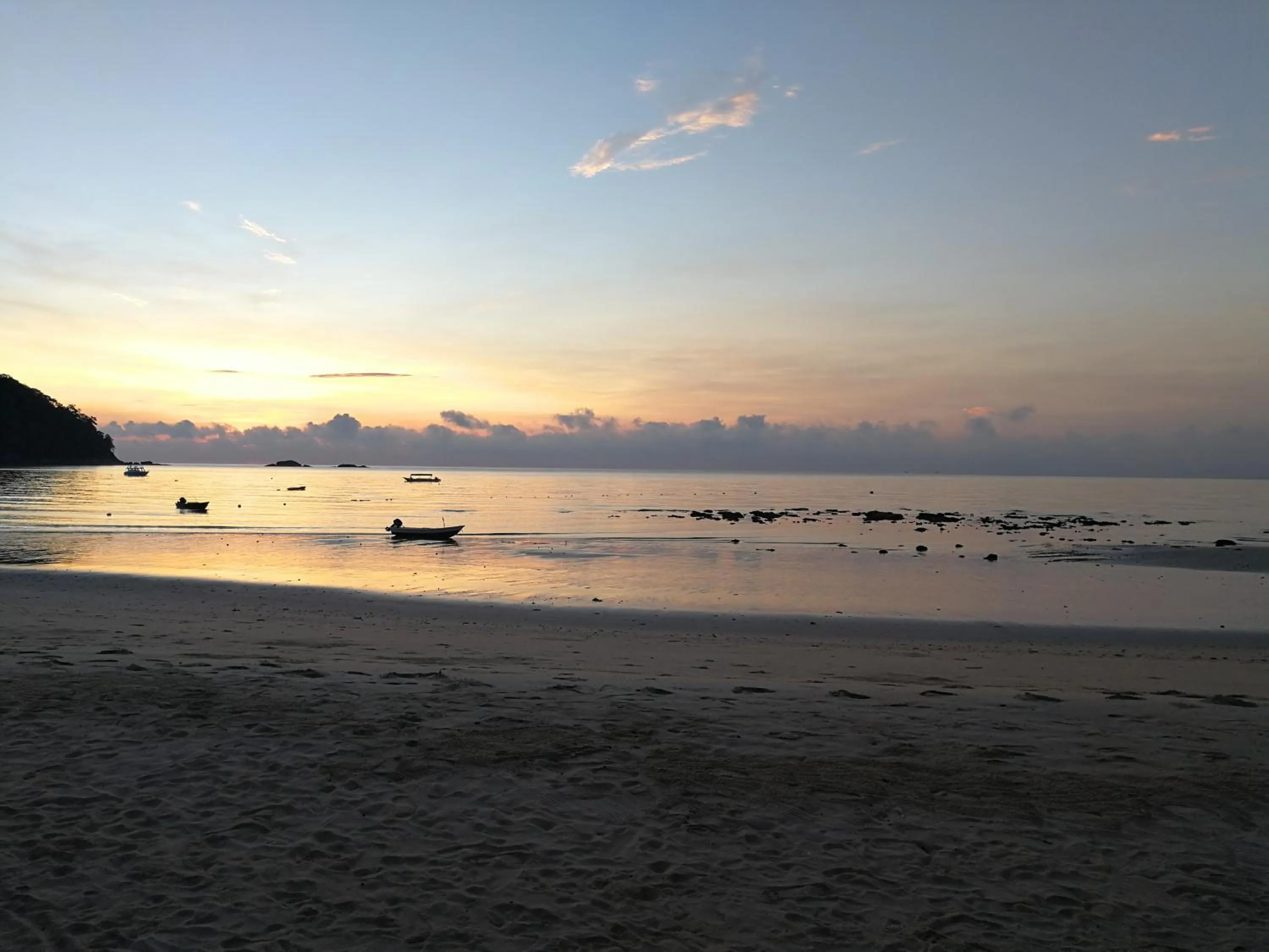 Day in Rainbow Tioman Cottage