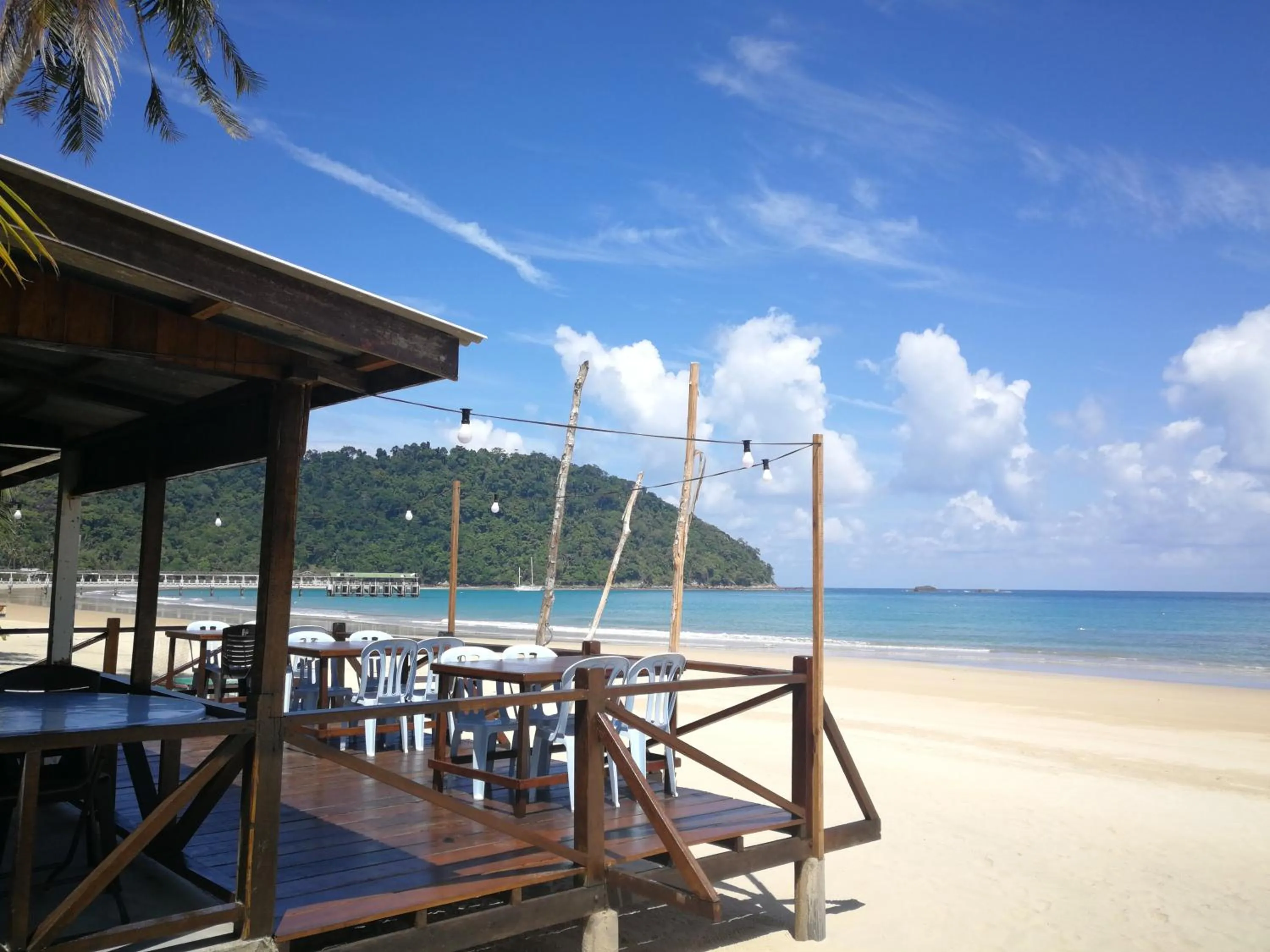 Restaurant/places to eat in Rainbow Tioman Cottage