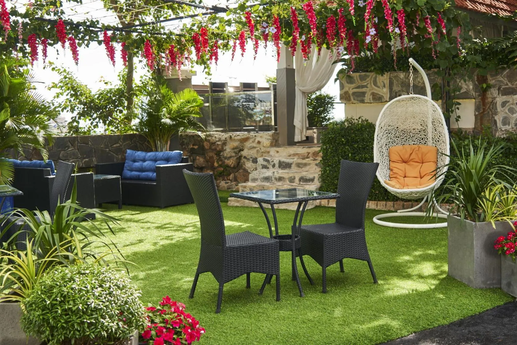 Restaurant/places to eat in The Wind Resort - Tropical Hillside Escape