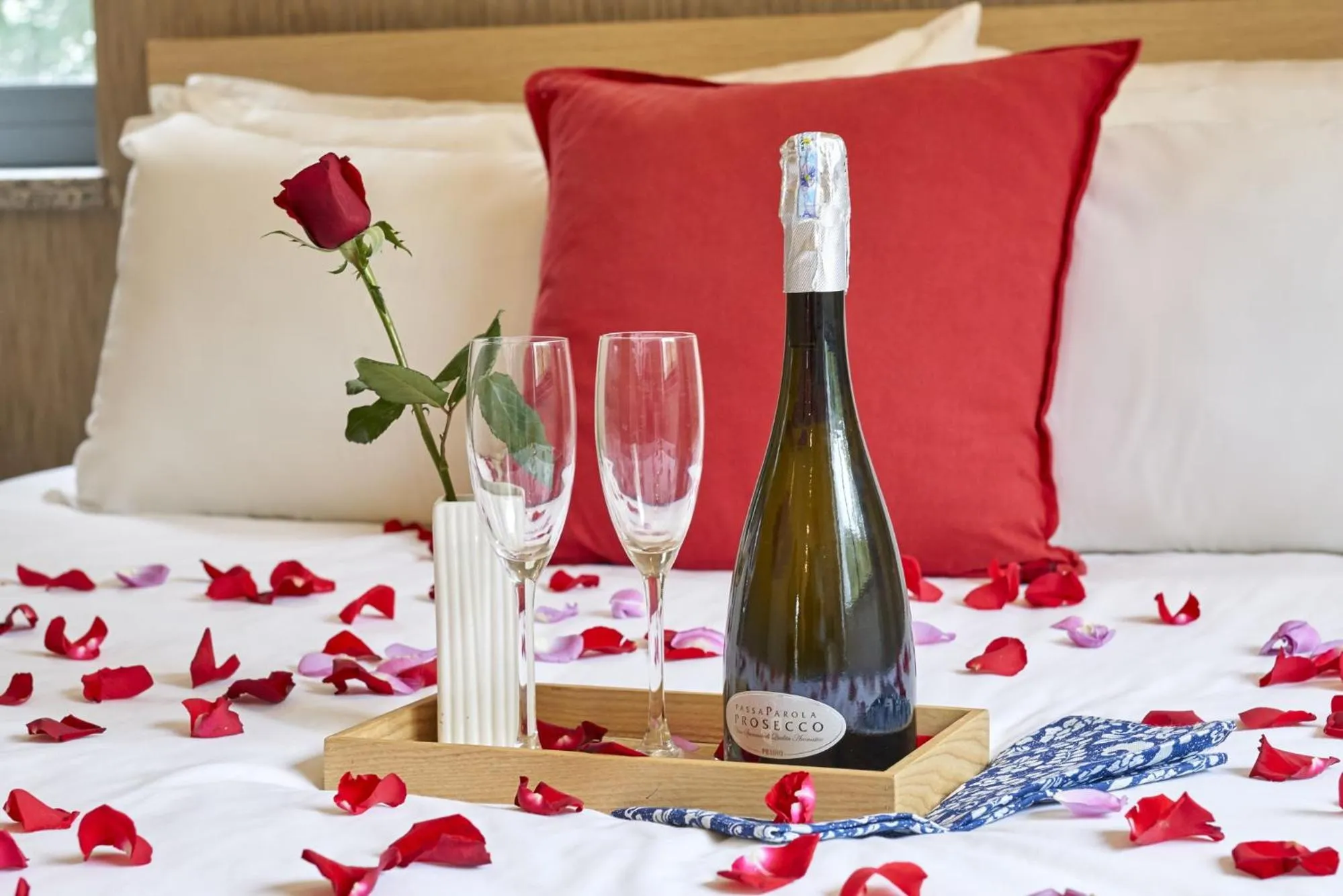 Decorative detail, Bed in The Wind Resort - Tropical Hillside Escape