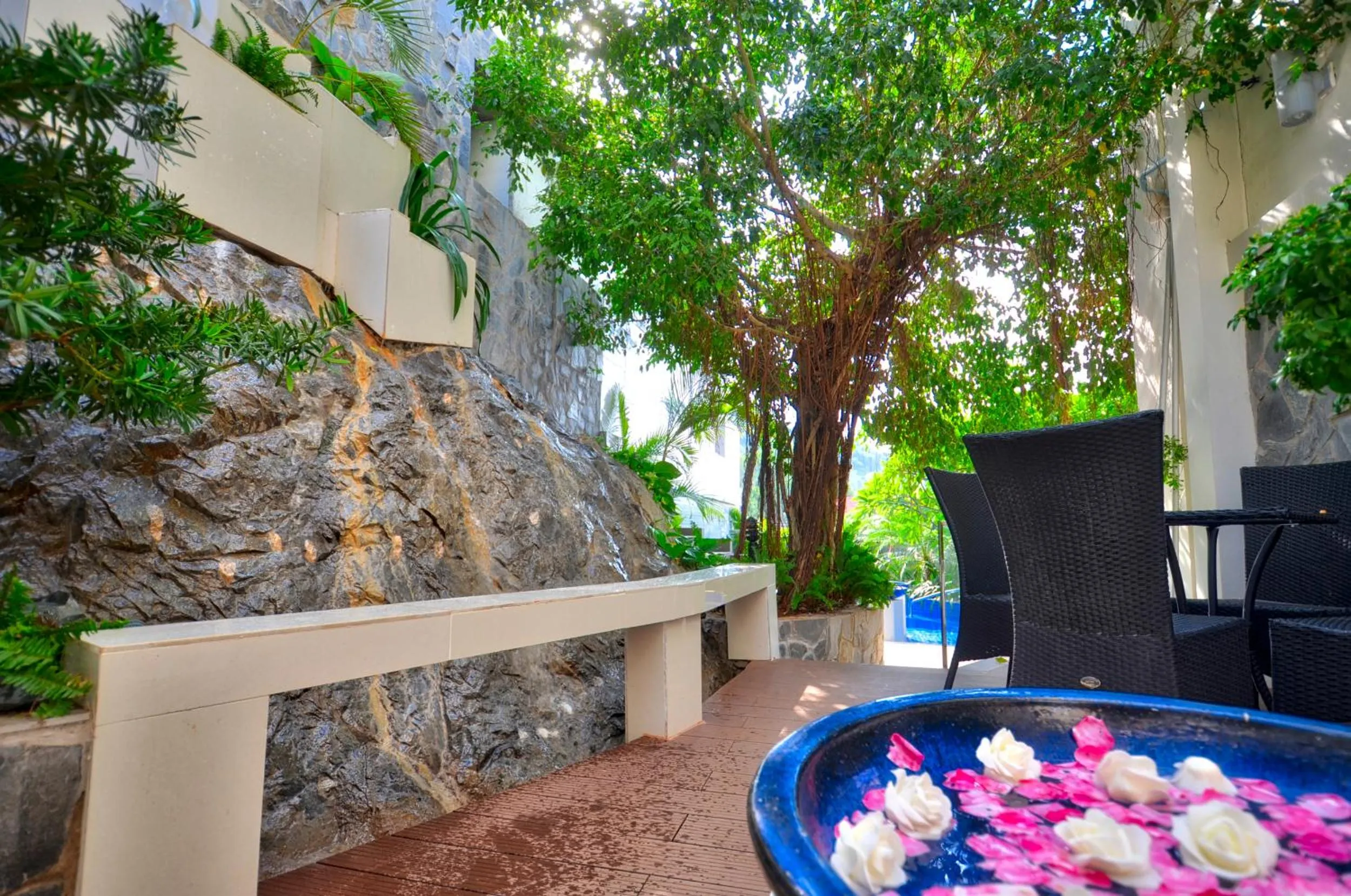 Patio in The Wind Resort - Tropical Hillside Escape