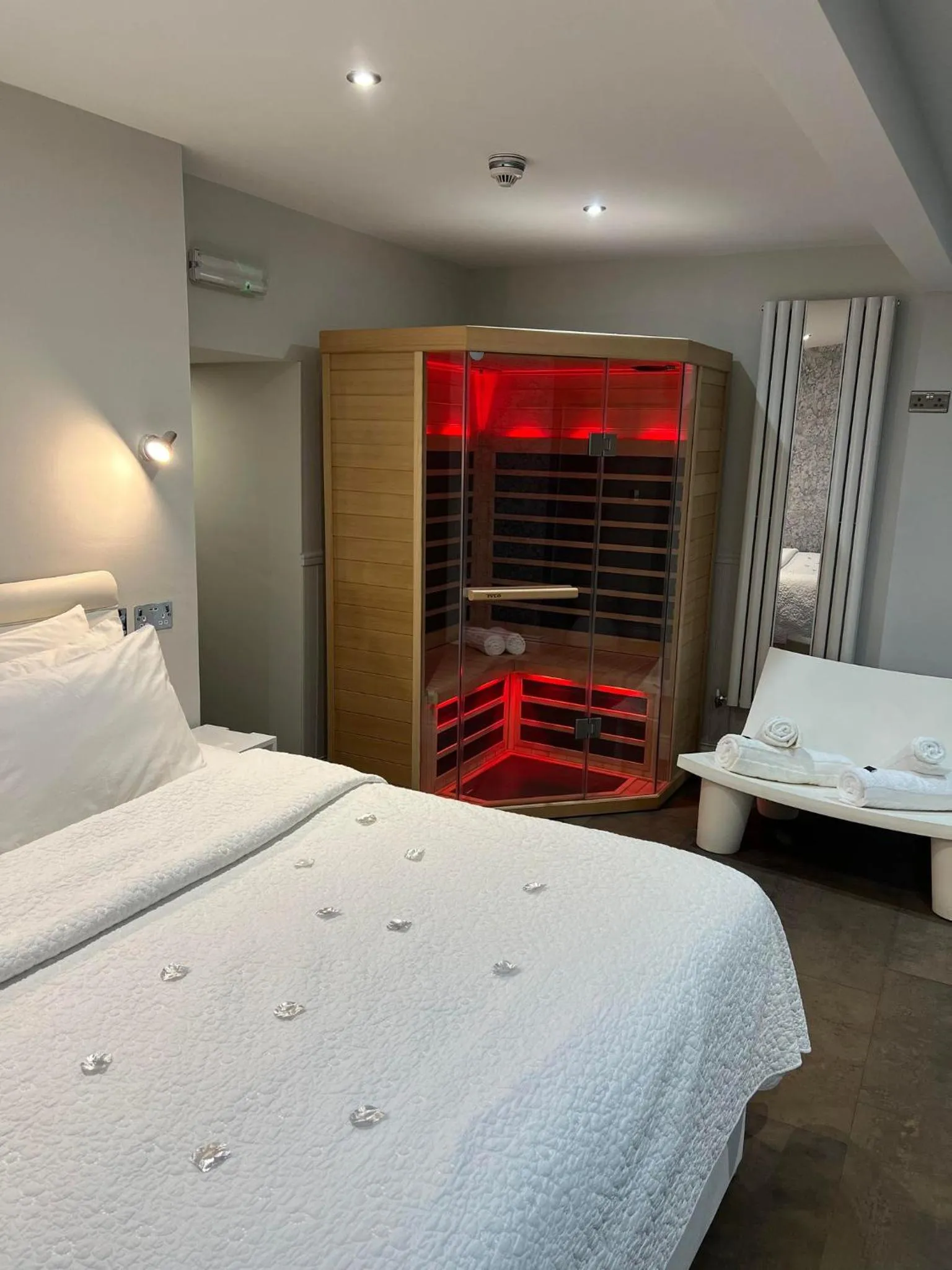 Bed in Thomas Wright House