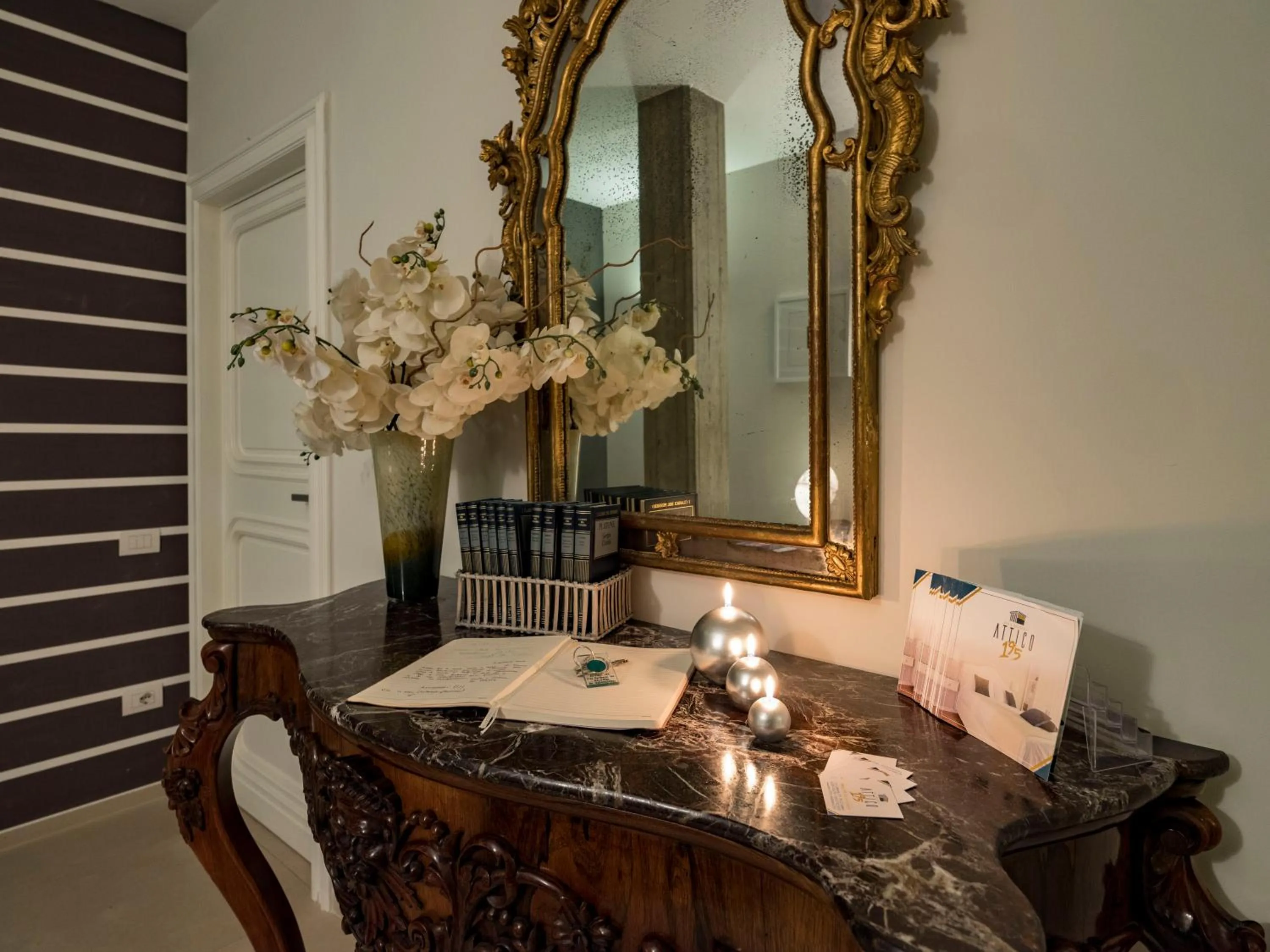 Facade/entrance in Attico 195