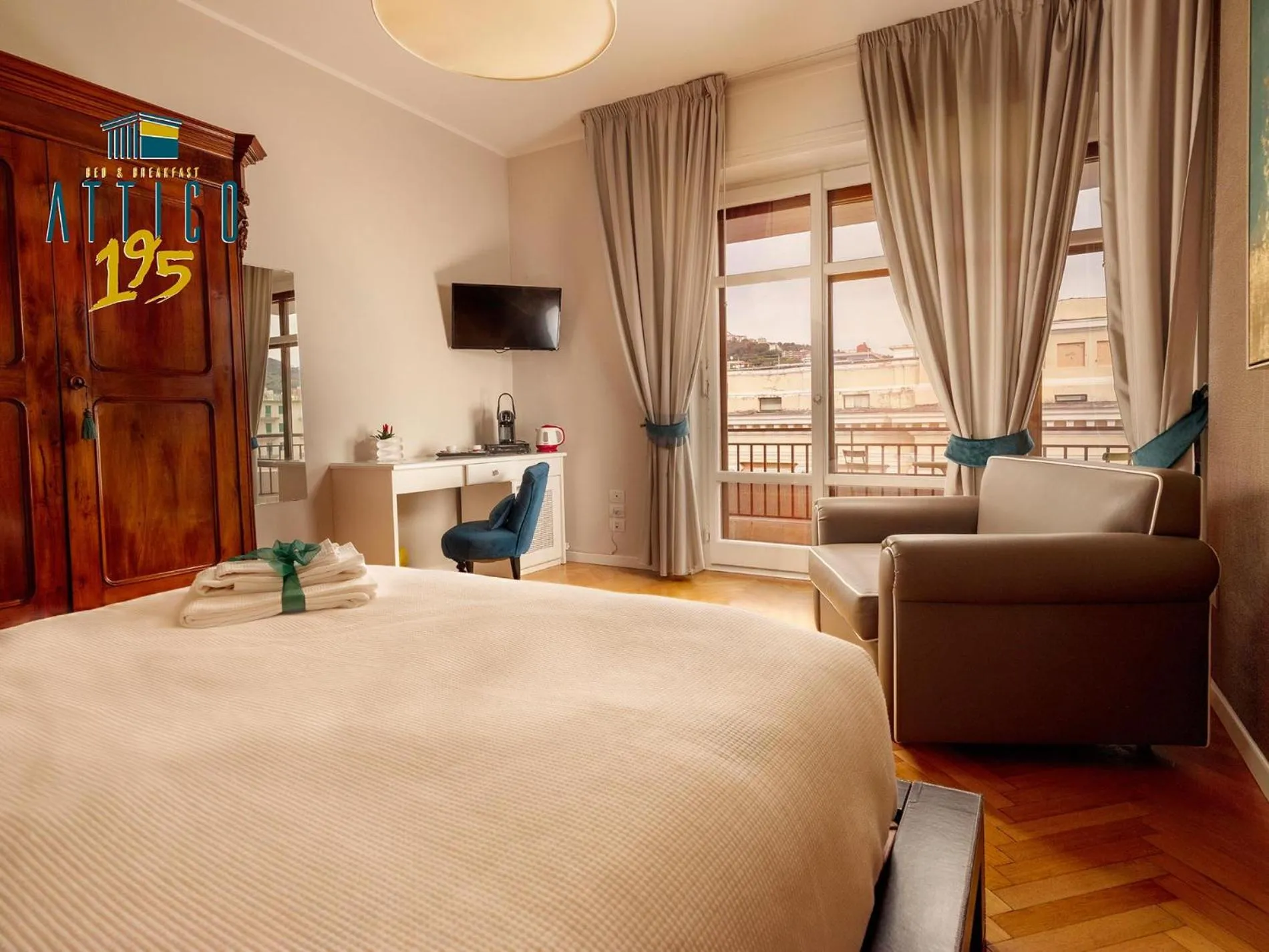 Photo of the whole room, Bed in Attico 195