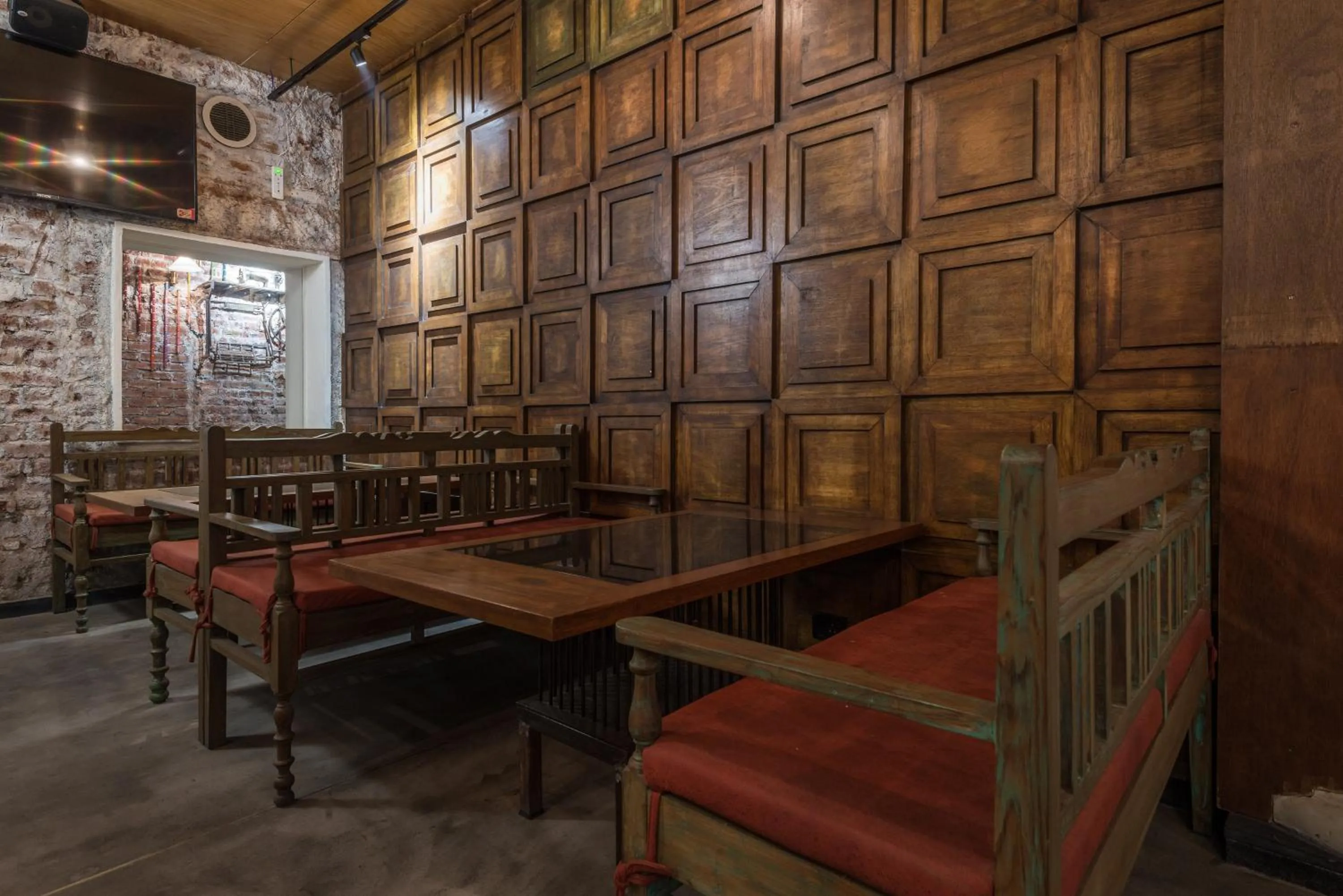 Restaurant/places to eat in Hotel Crawford Inn