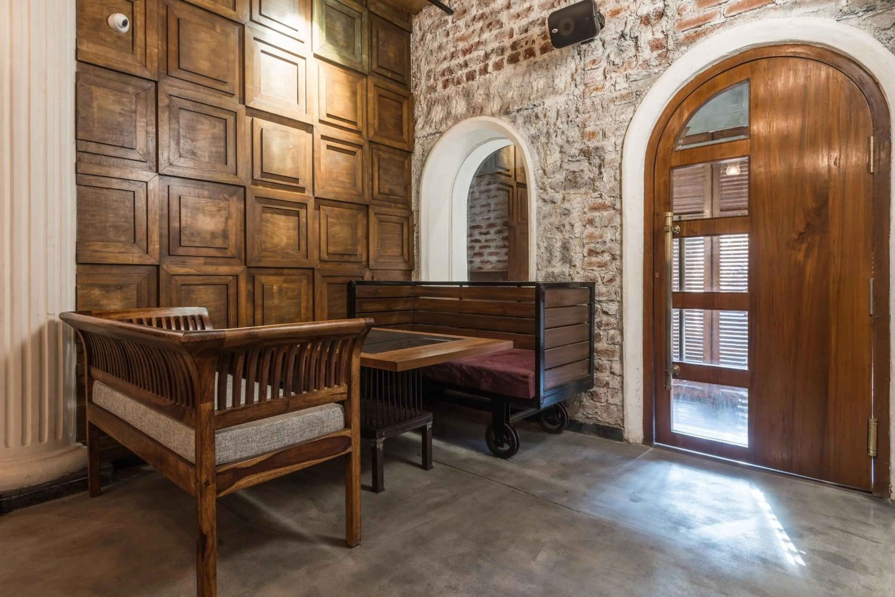 Restaurant/places to eat in Hotel Crawford Inn