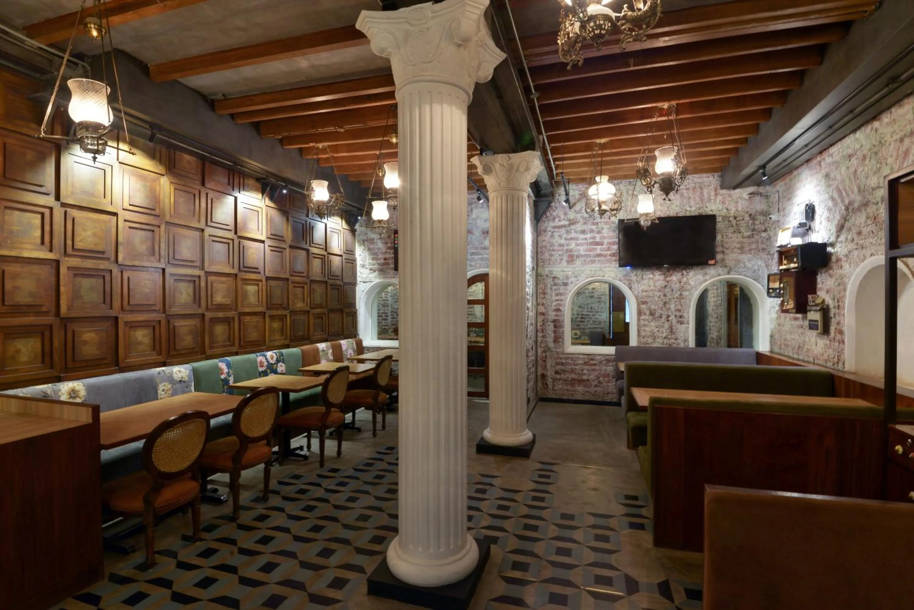 Restaurant/places to eat in Hotel Crawford Inn