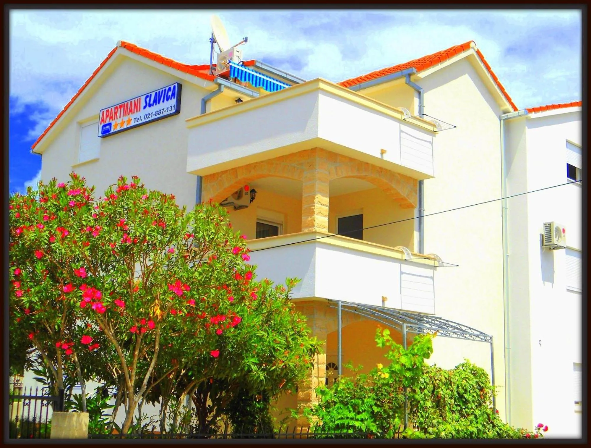 Facade/entrance in Apartments Slavica Trogir