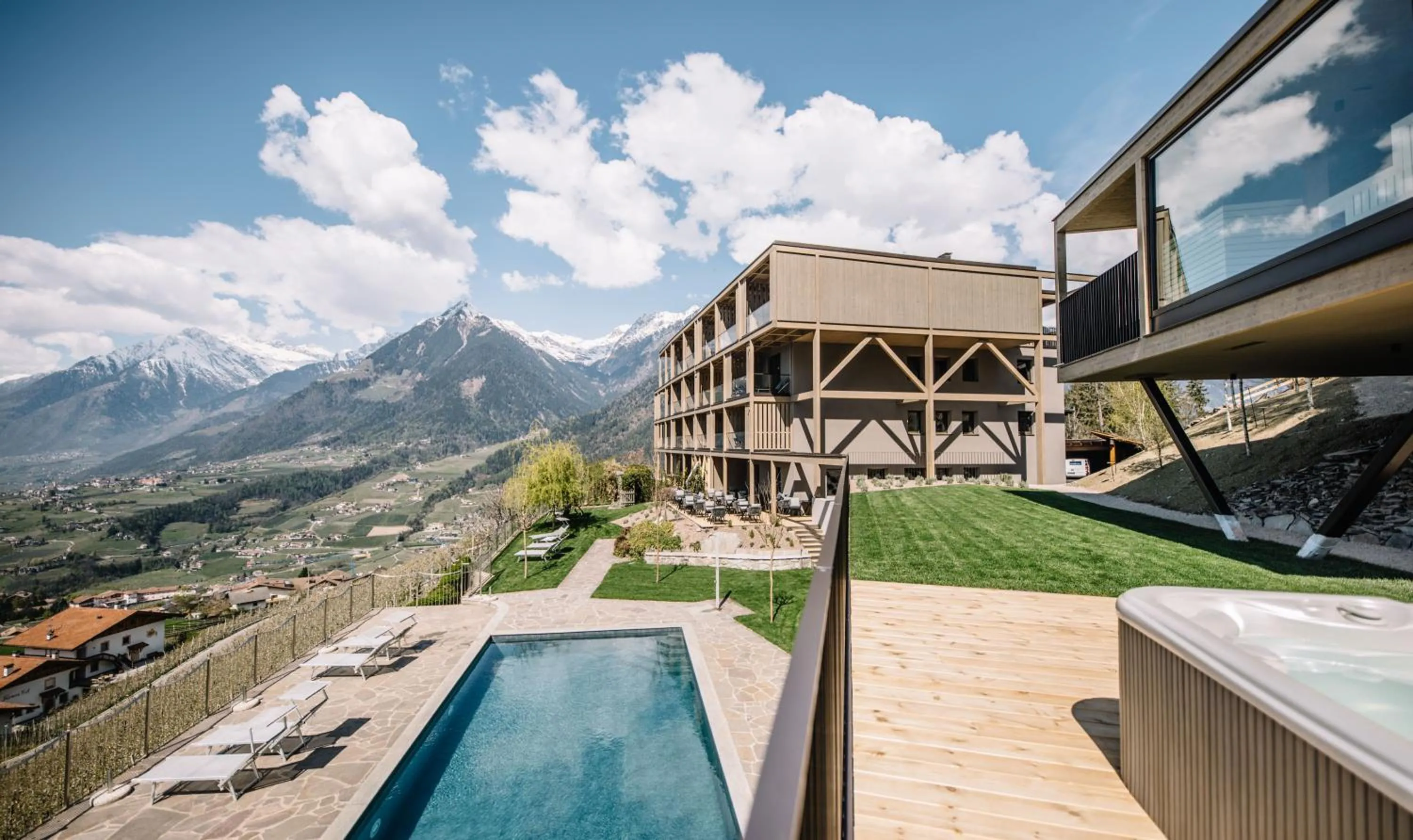 Property building in Panoramic Suites Winzerhöhe