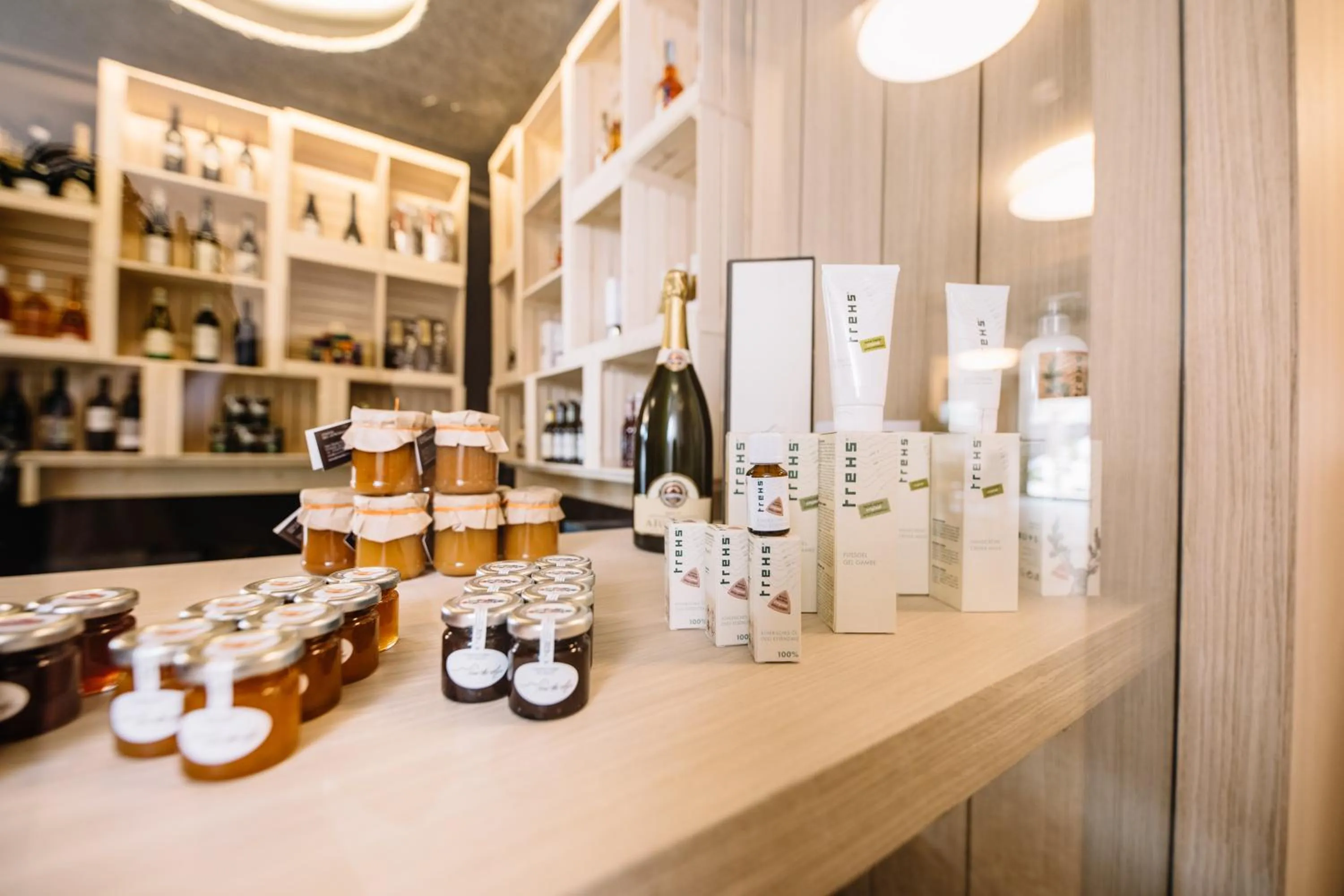 On-site shops in Panoramic Suites Winzerhöhe