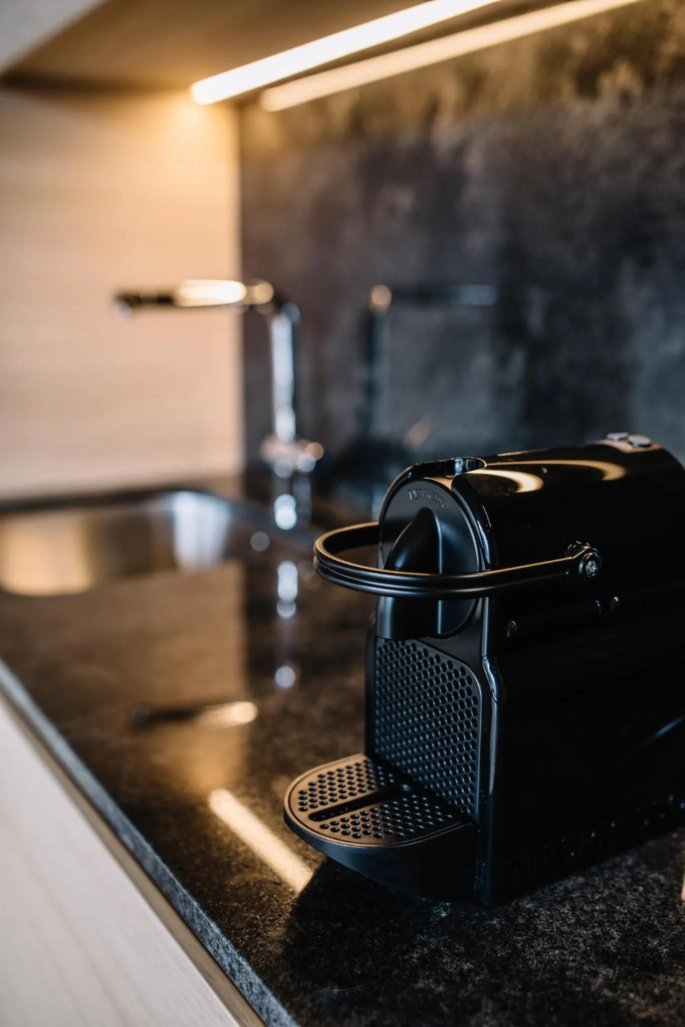 Coffee/tea facilities in Panoramic Suites Winzerhöhe