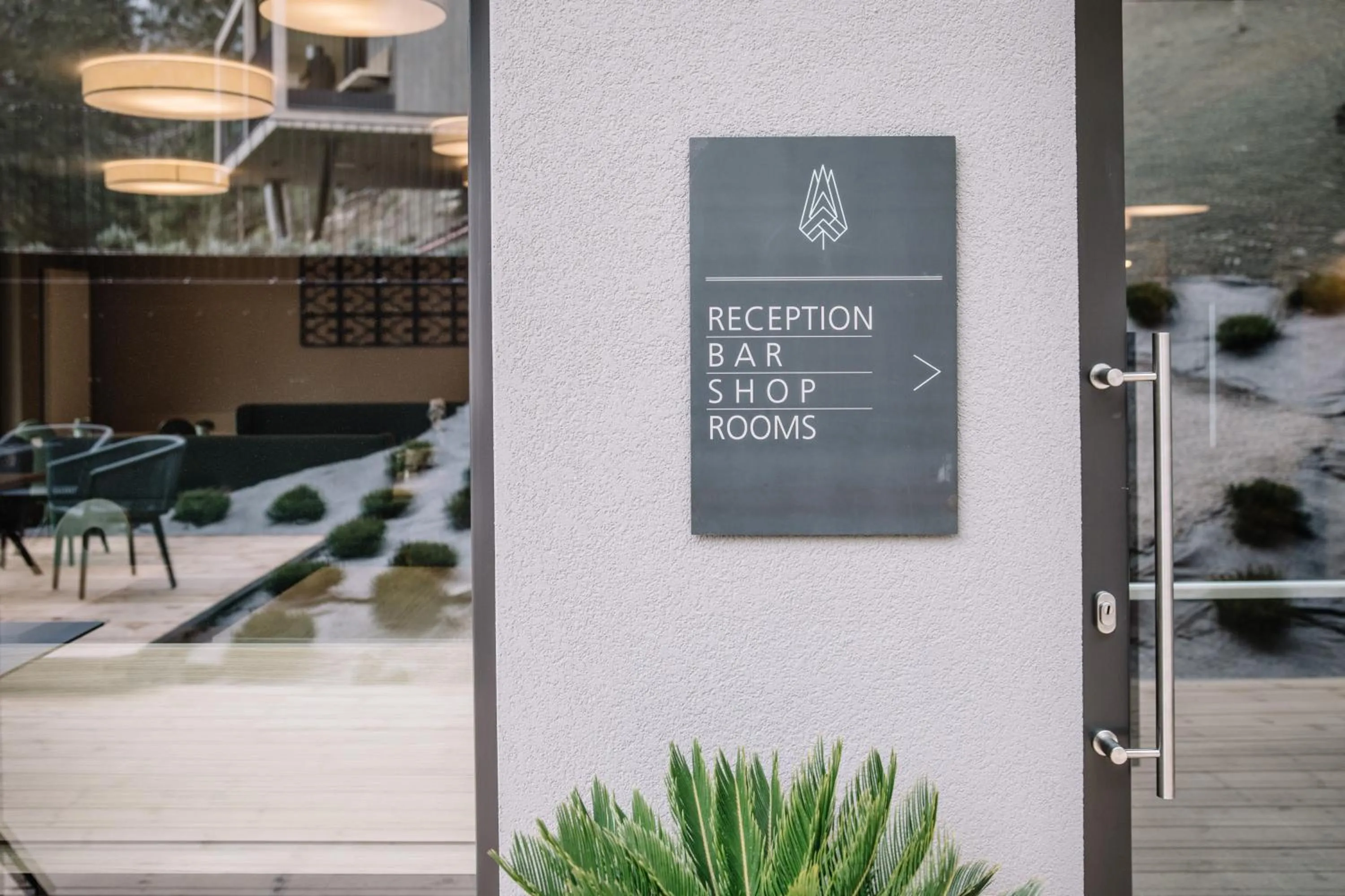 Logo/Certificate/Sign in Panoramic Suites Winzerhöhe