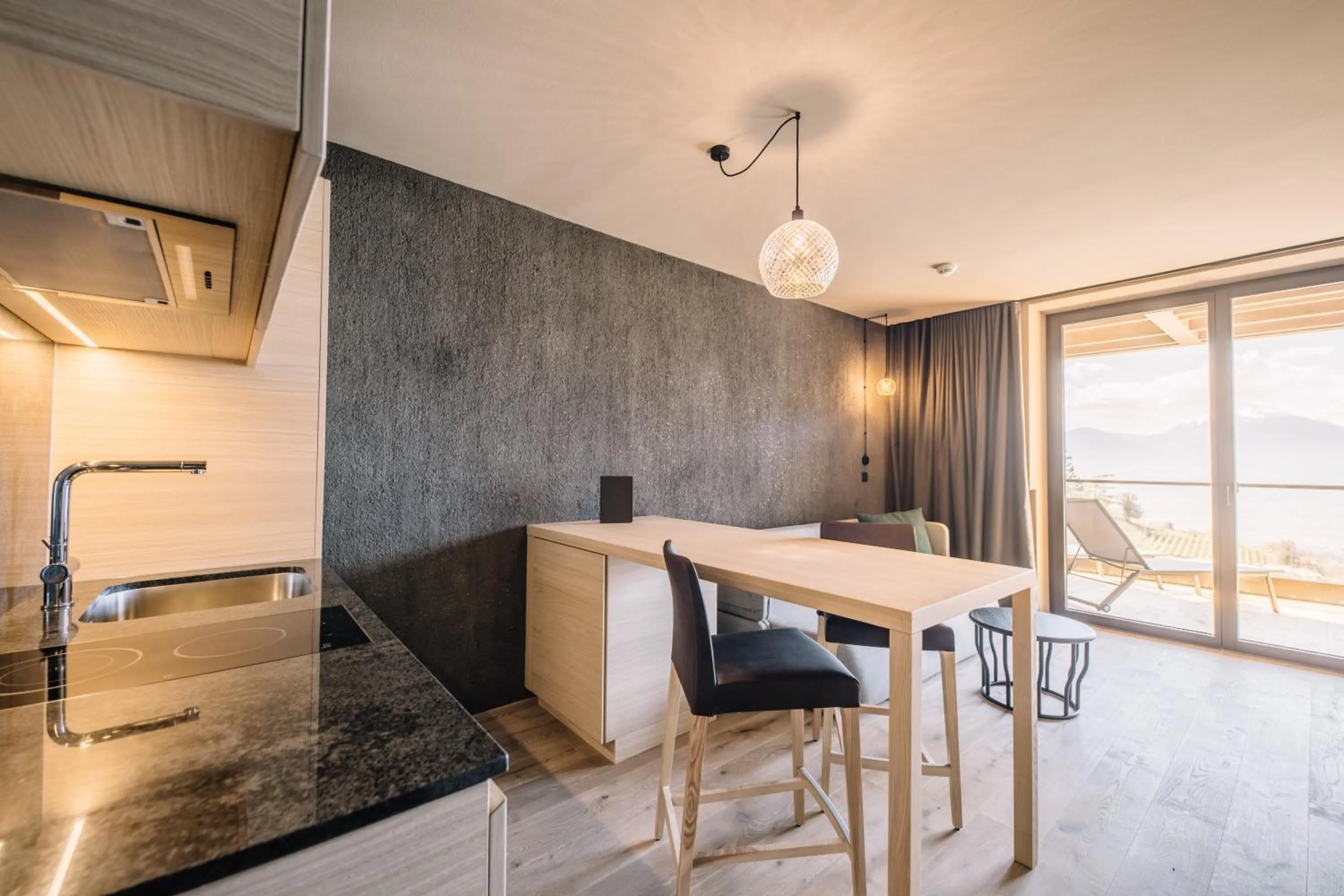 Dining area in Panoramic Suites Winzerhöhe