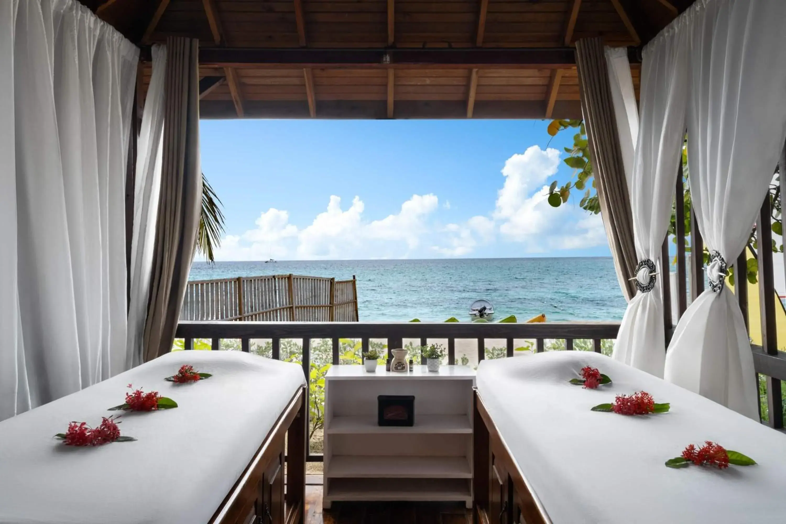 Natural landscape, Bed in Grand Decameron Cornwall Beach, A Trademark All-Inclusive Resort Natural landscape, Bed in Grand Decameron Cornwall Beach, A Trademark All-Inclusive Resort