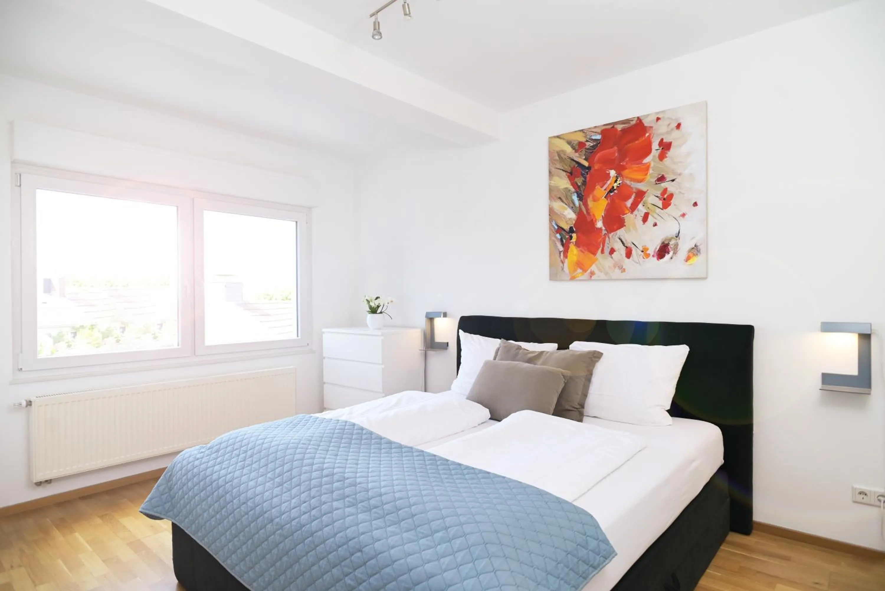 Bedroom, Bed in Victoria Apartments