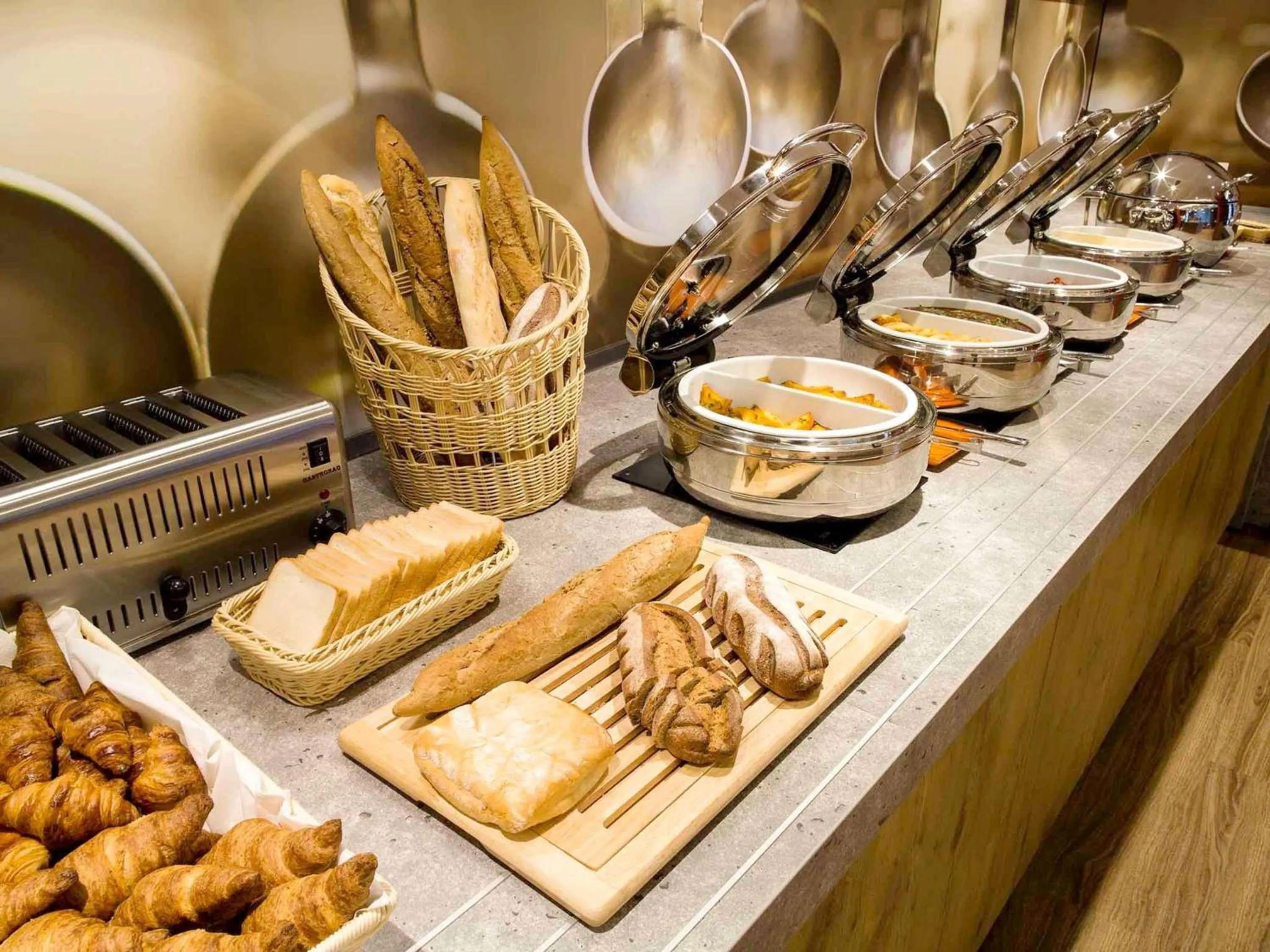 Restaurant/places to eat in ibis Yerevan Center