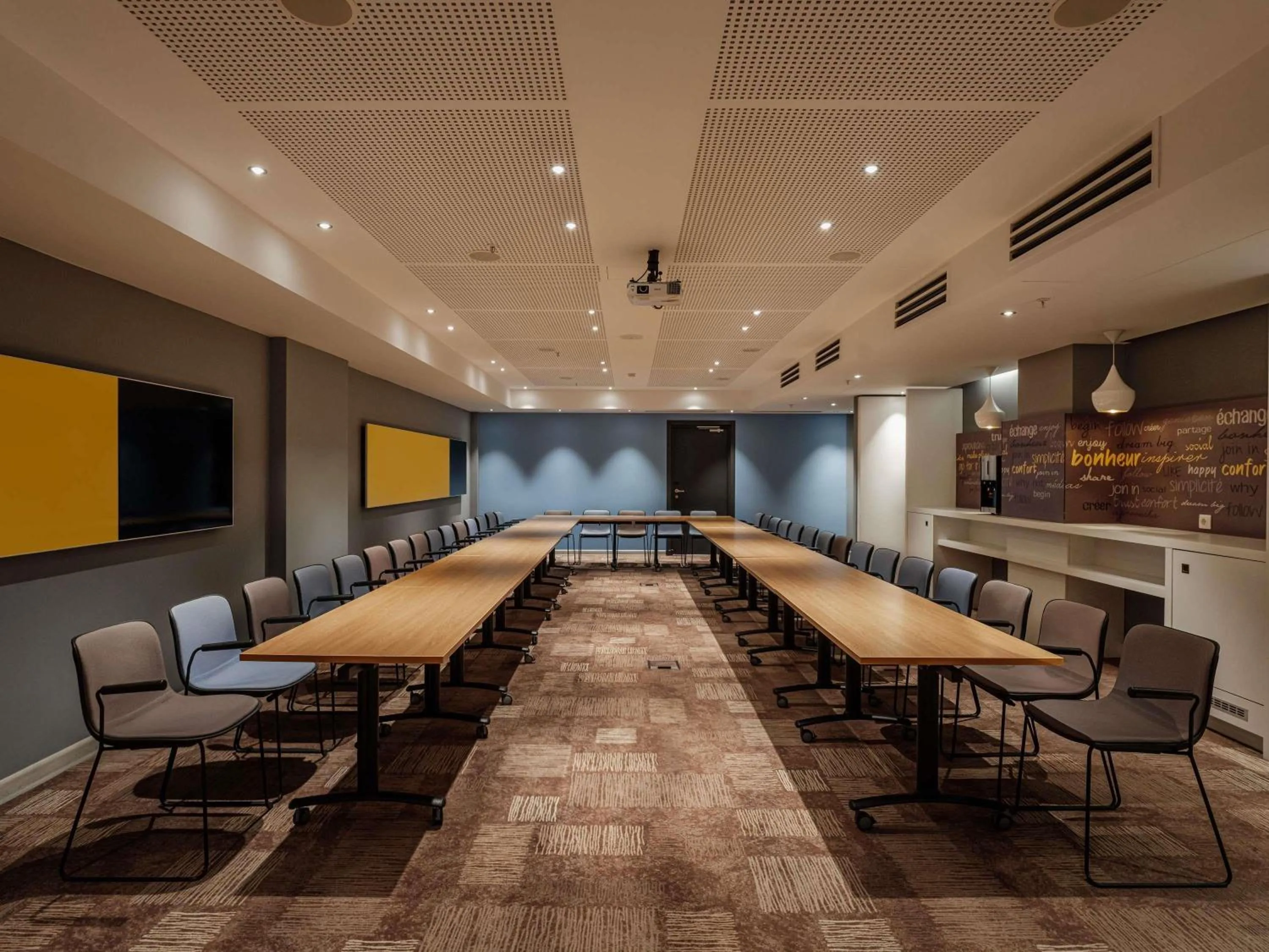 Meeting/conference room in ibis Yerevan Center