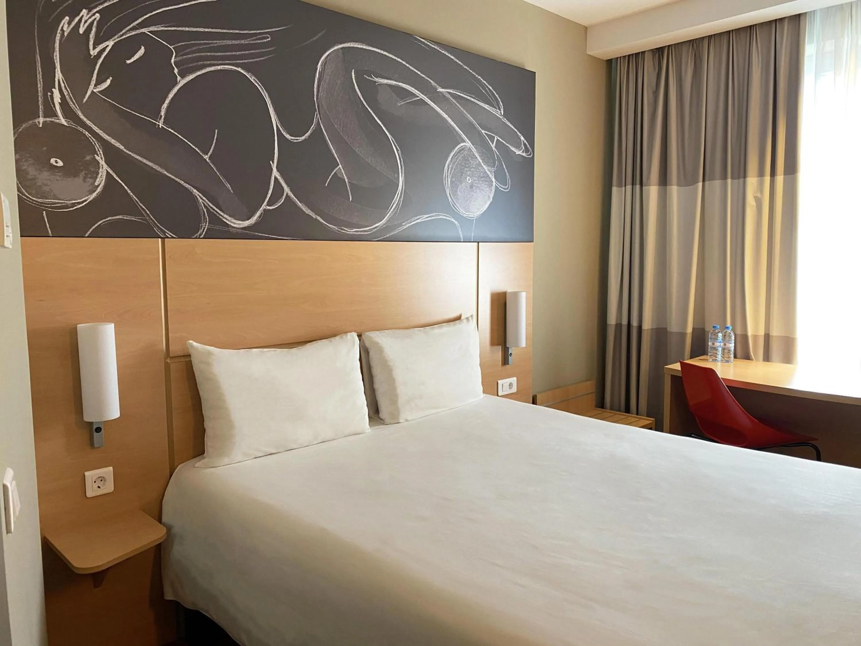 Bedroom, Bed in ibis Yerevan Center