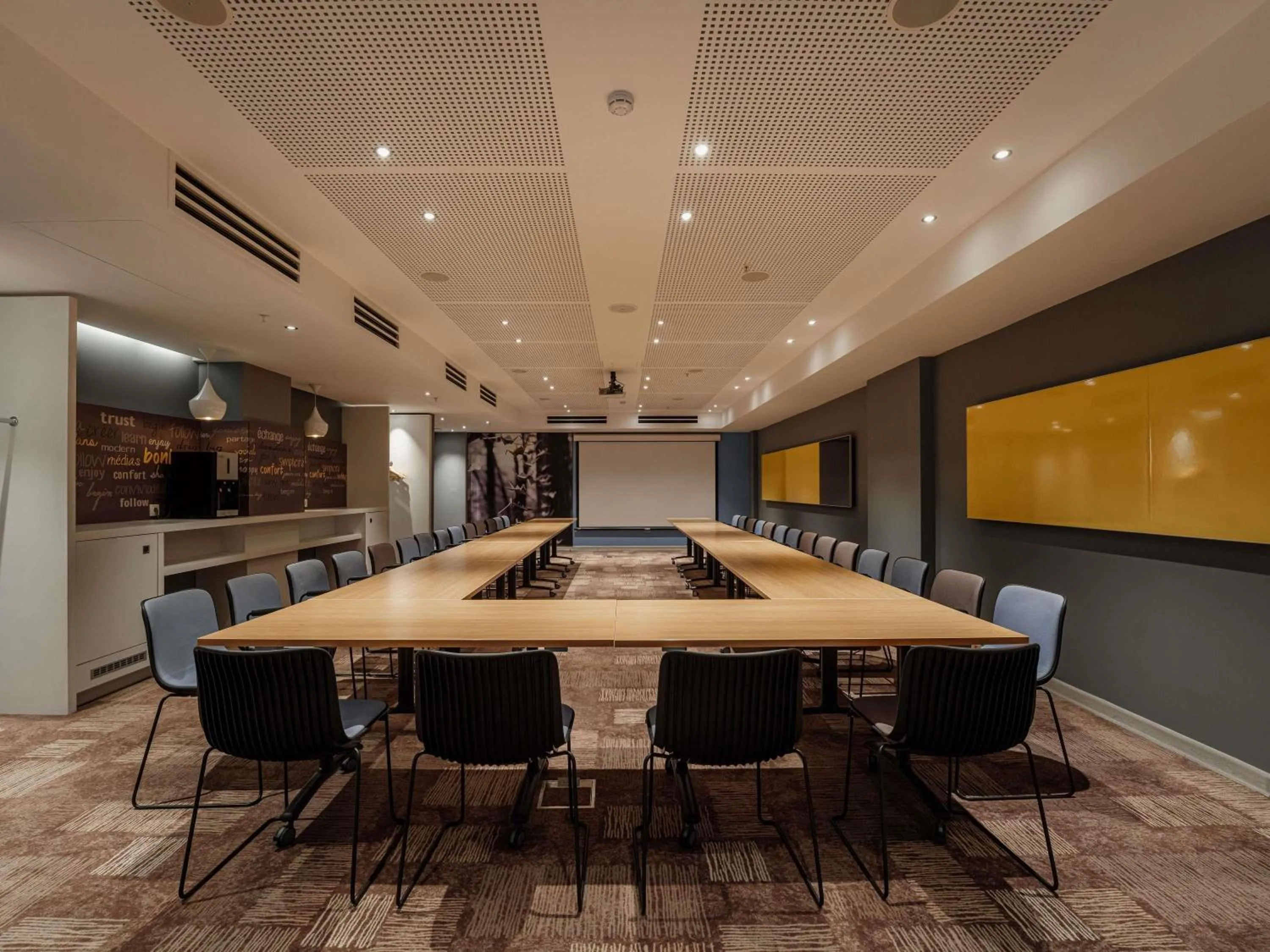 Meeting/conference room in ibis Yerevan Center