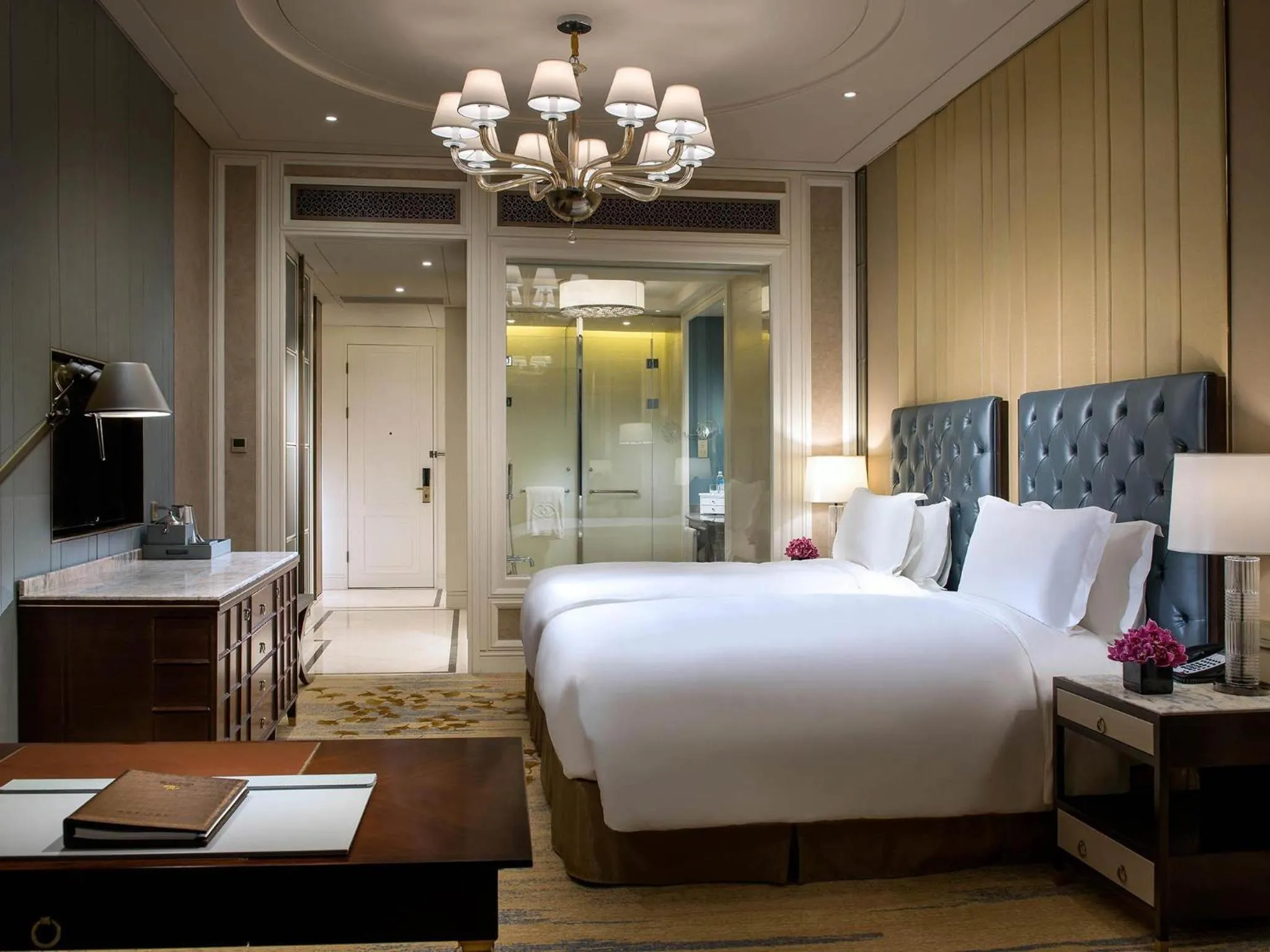 Bedroom, Bed in Sofitel Shanghai Hongqiao