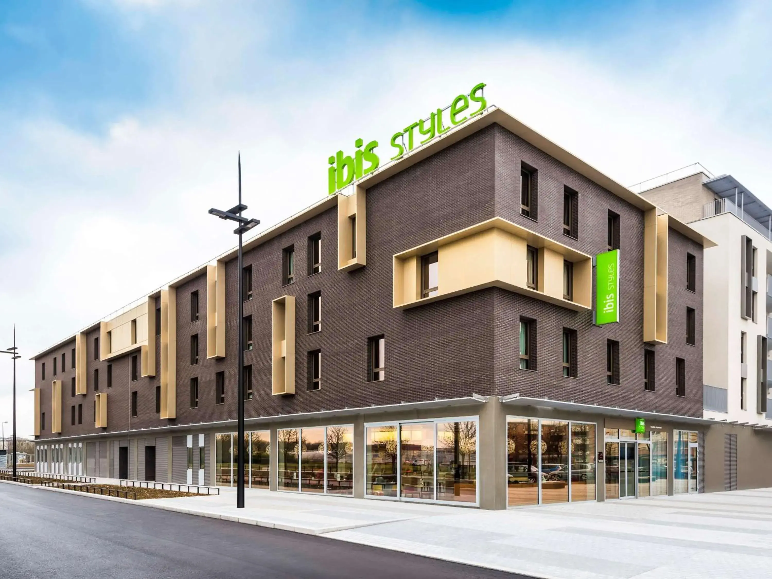 Property building in ibis Styles Guyancourt Versailles Property building in ibis Styles Guyancourt Versailles