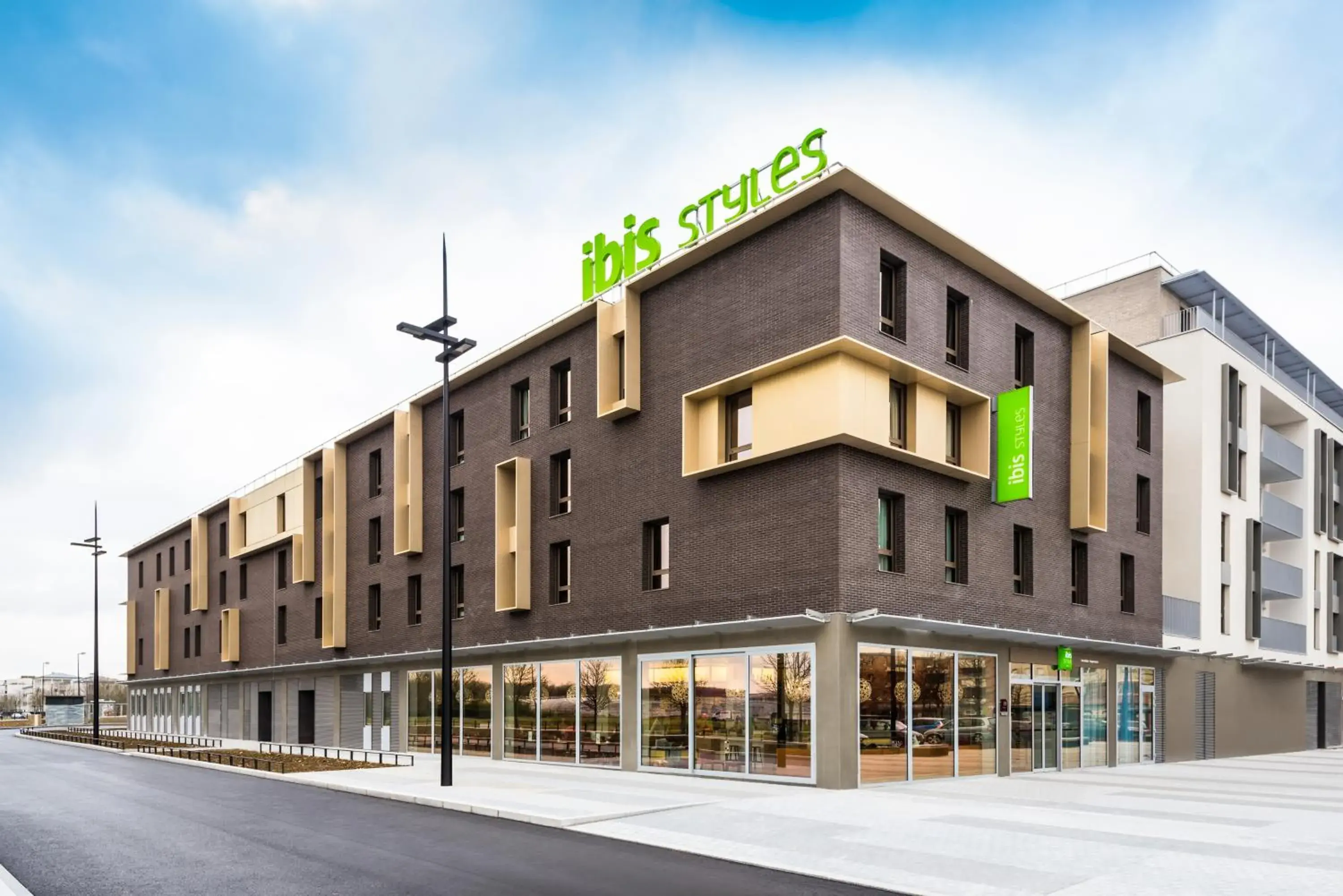 Facade/entrance in ibis Styles Guyancourt Versailles Facade/entrance in ibis Styles Guyancourt Versailles